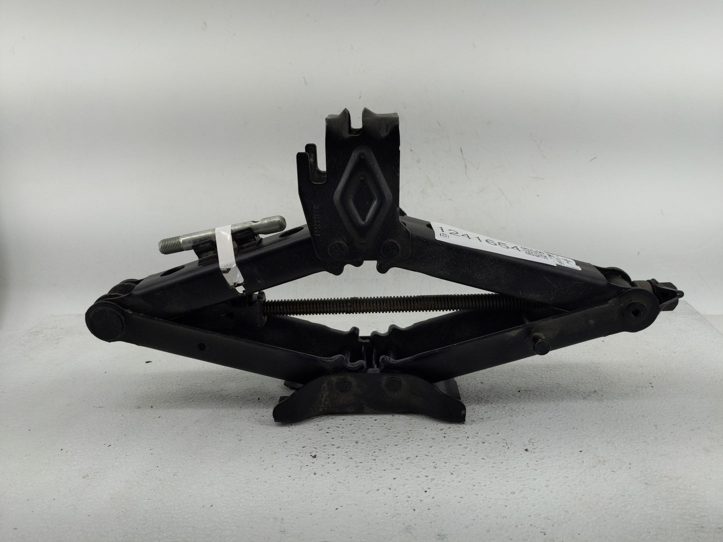 2019 Dodge Charger Spare Scissor Car Jack - Oemusedautoparts1.com