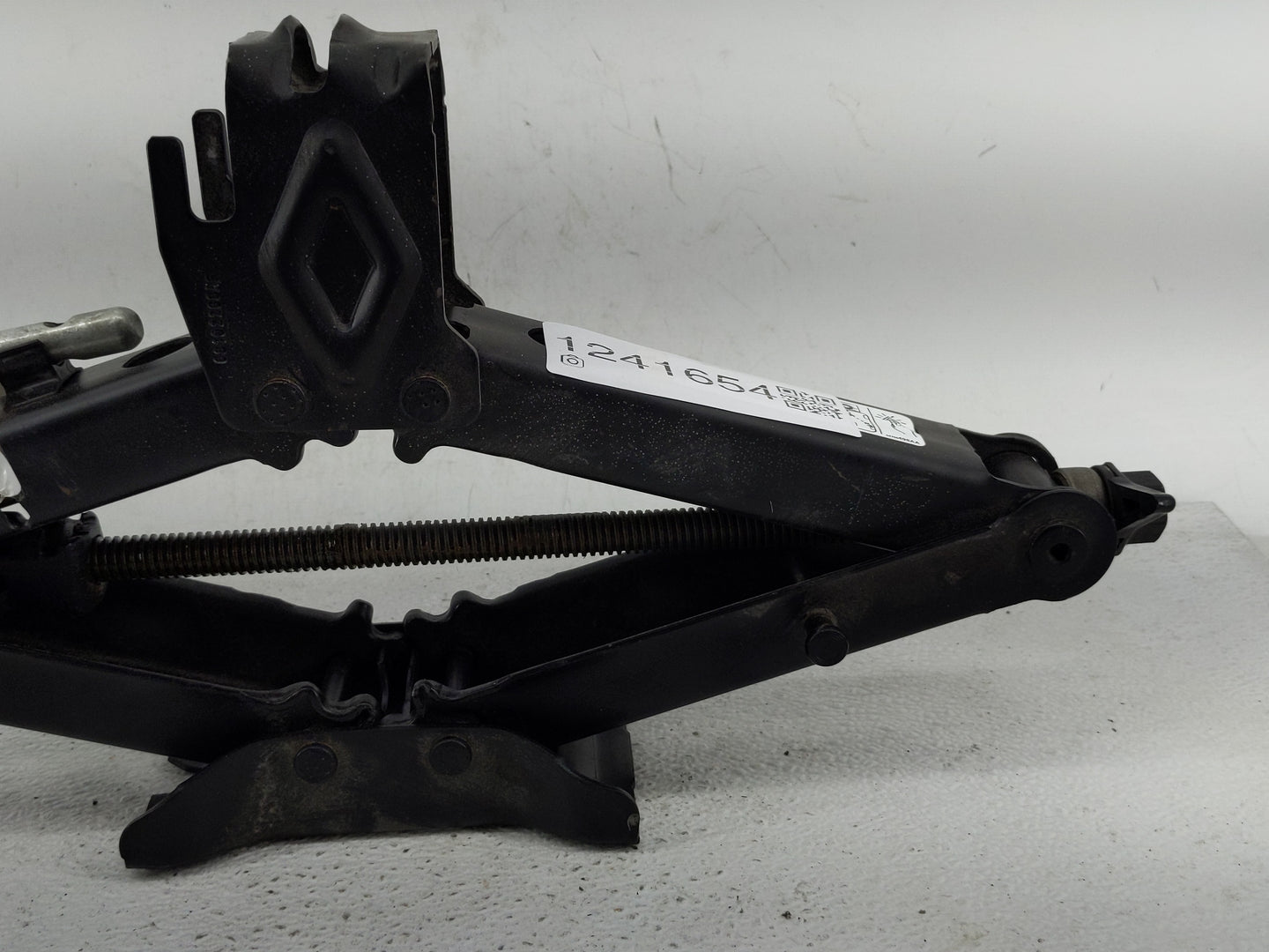 2019 Dodge Charger Spare Scissor Car Jack - Oemusedautoparts1.com