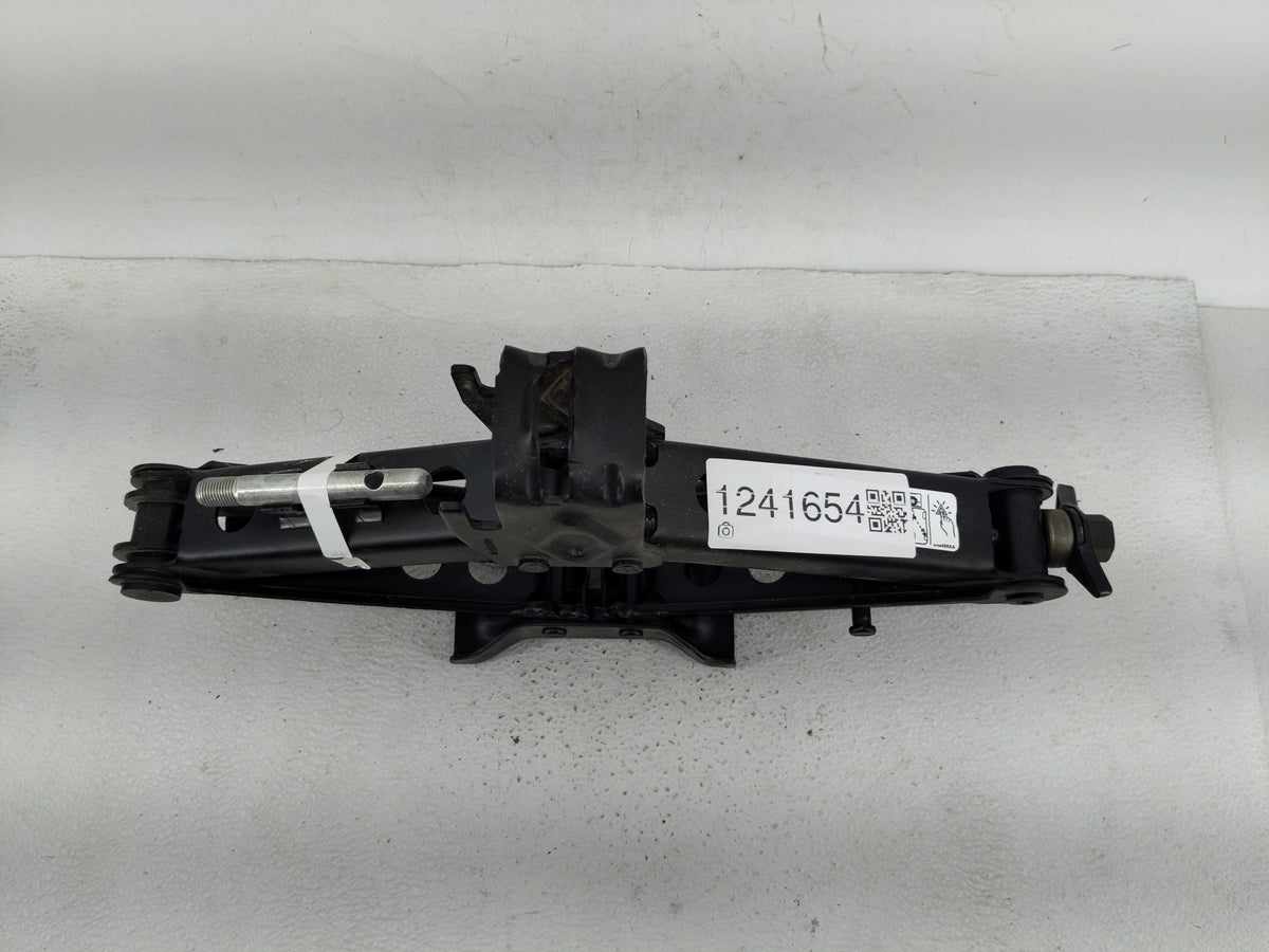 2019 Dodge Charger Spare Scissor Car Jack 1241654 - Oemusedautoparts1.com