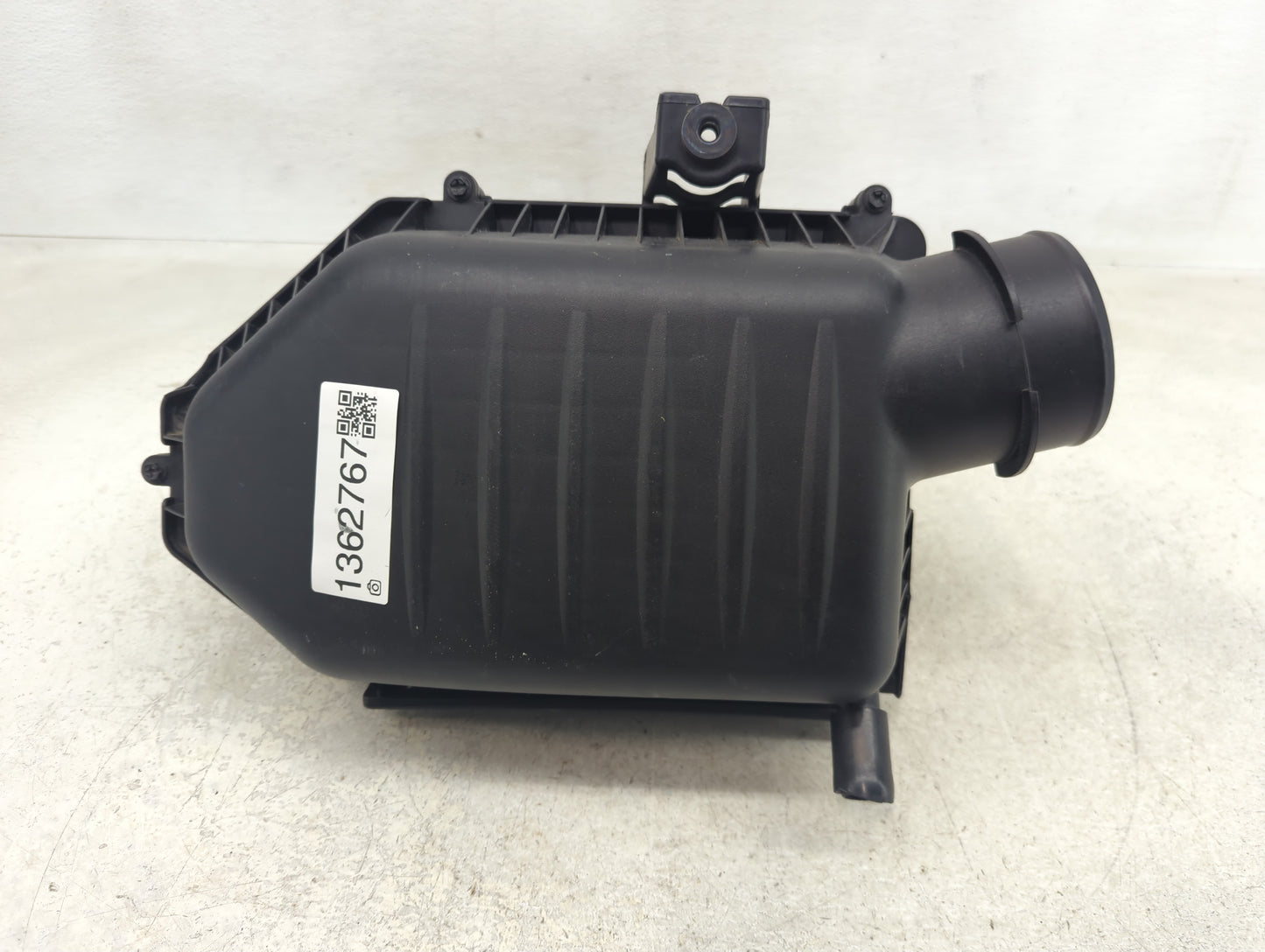 2011-2019 Dodge Charger Air Cleaner Intake-duct Hose Tube - Oemusedautoparts1.com