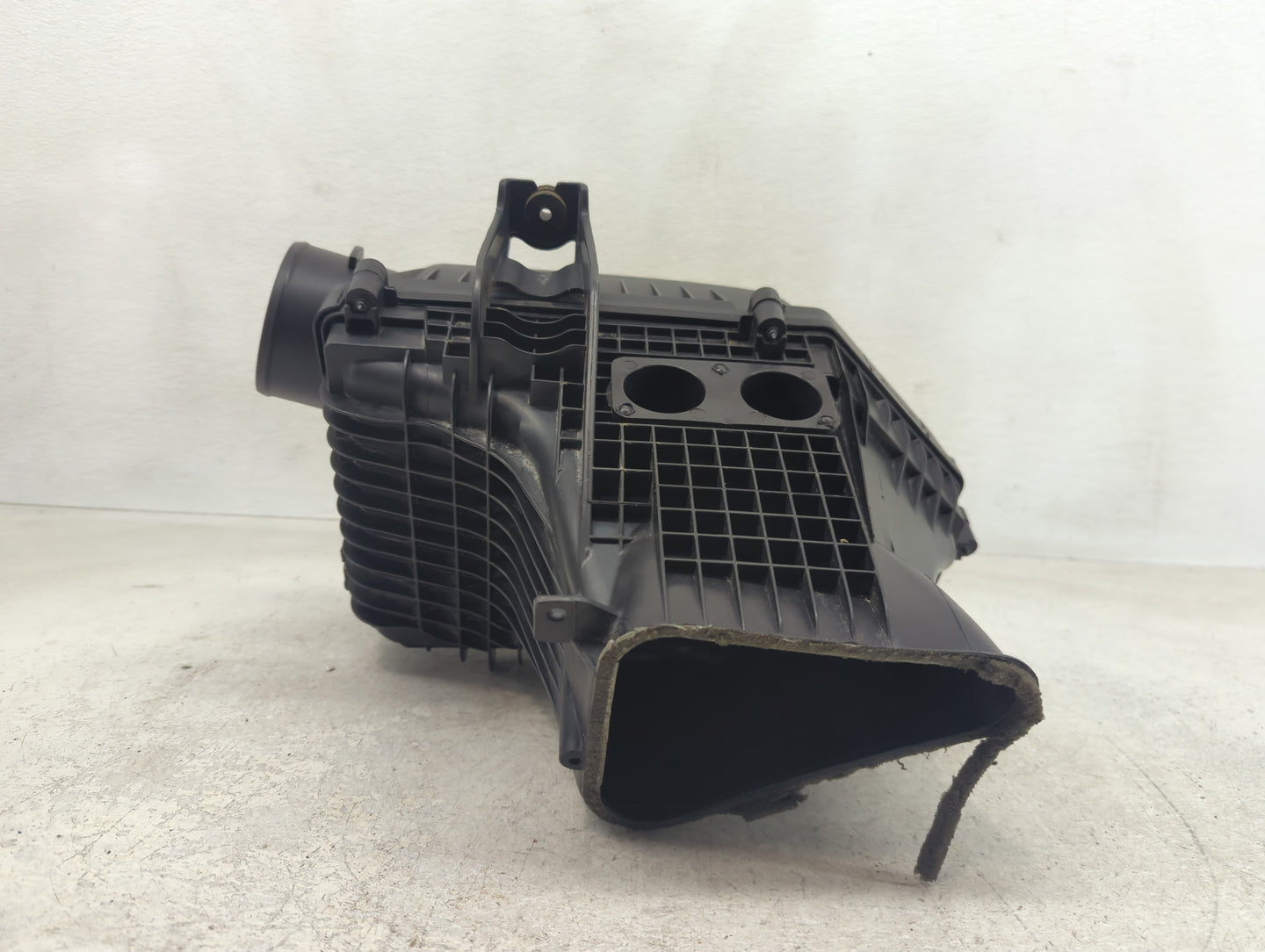 2011-2019 Dodge Charger Air Cleaner Intake-duct Hose Tube - Oemusedautoparts1.com