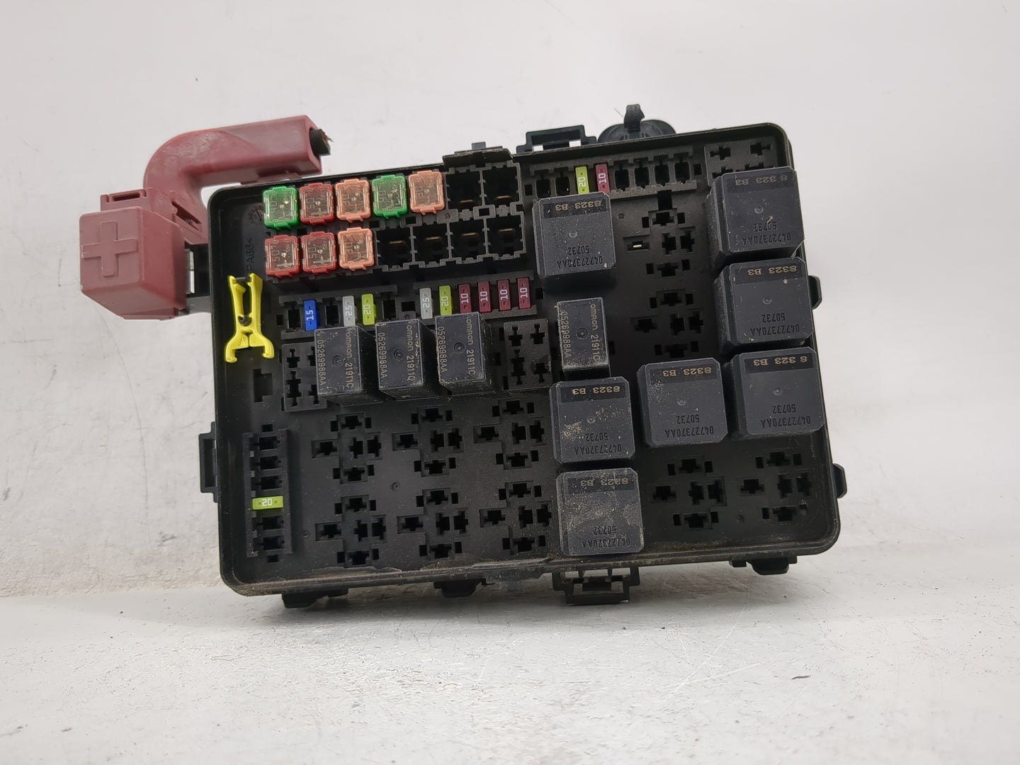 2019-2020 Dodge Charger Fusebox Fuse Box Panel Relay Module P/N:P68396430AC Fits Fits 2019 2020 OEM Used Auto Parts - Oemuse