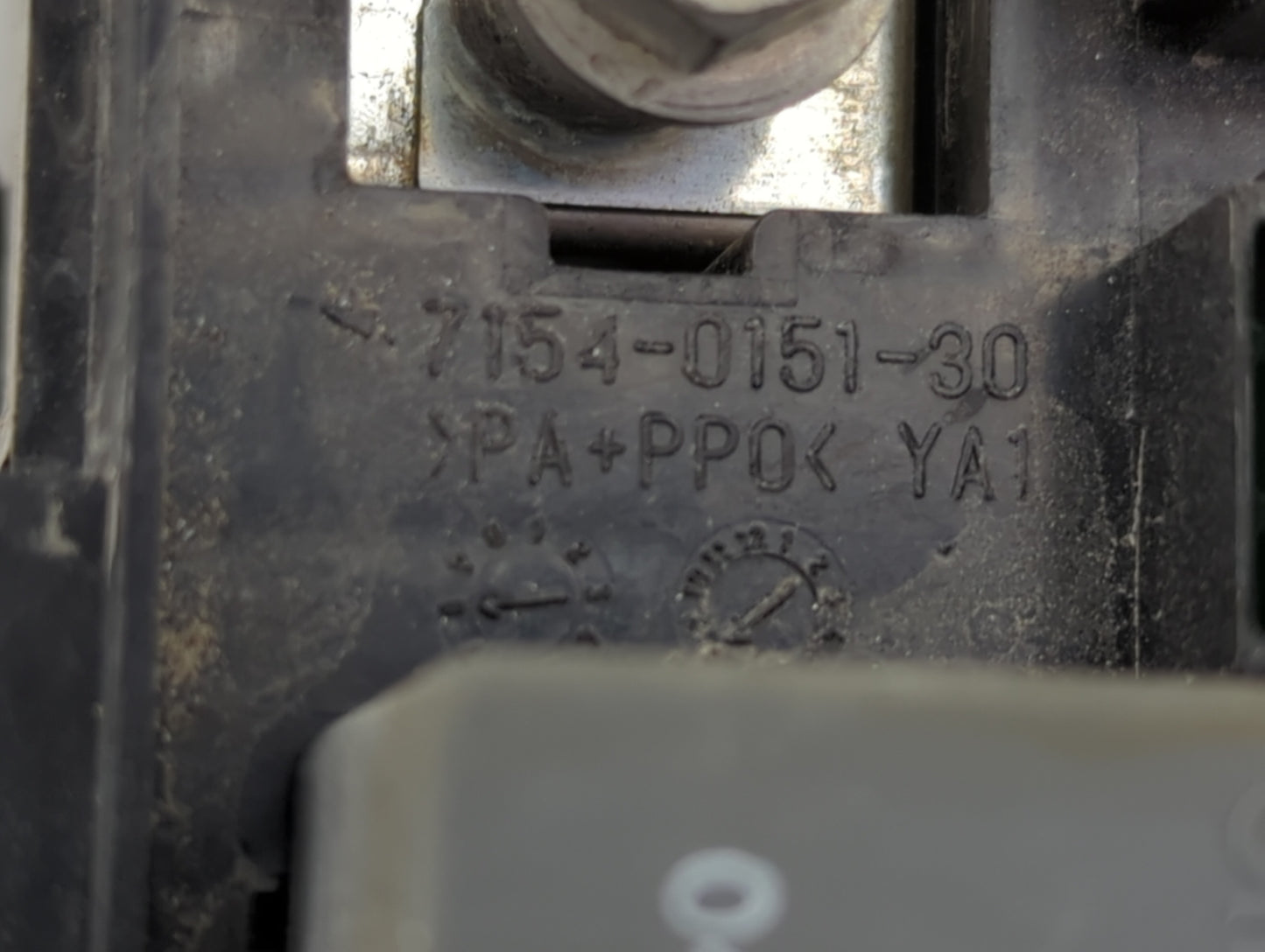 2019-2020 Dodge Charger Fusebox Fuse Box Panel Relay Module P/N:7154-0151-30 Fits Fits 2019 2020 OEM Used Auto Parts - Oemus