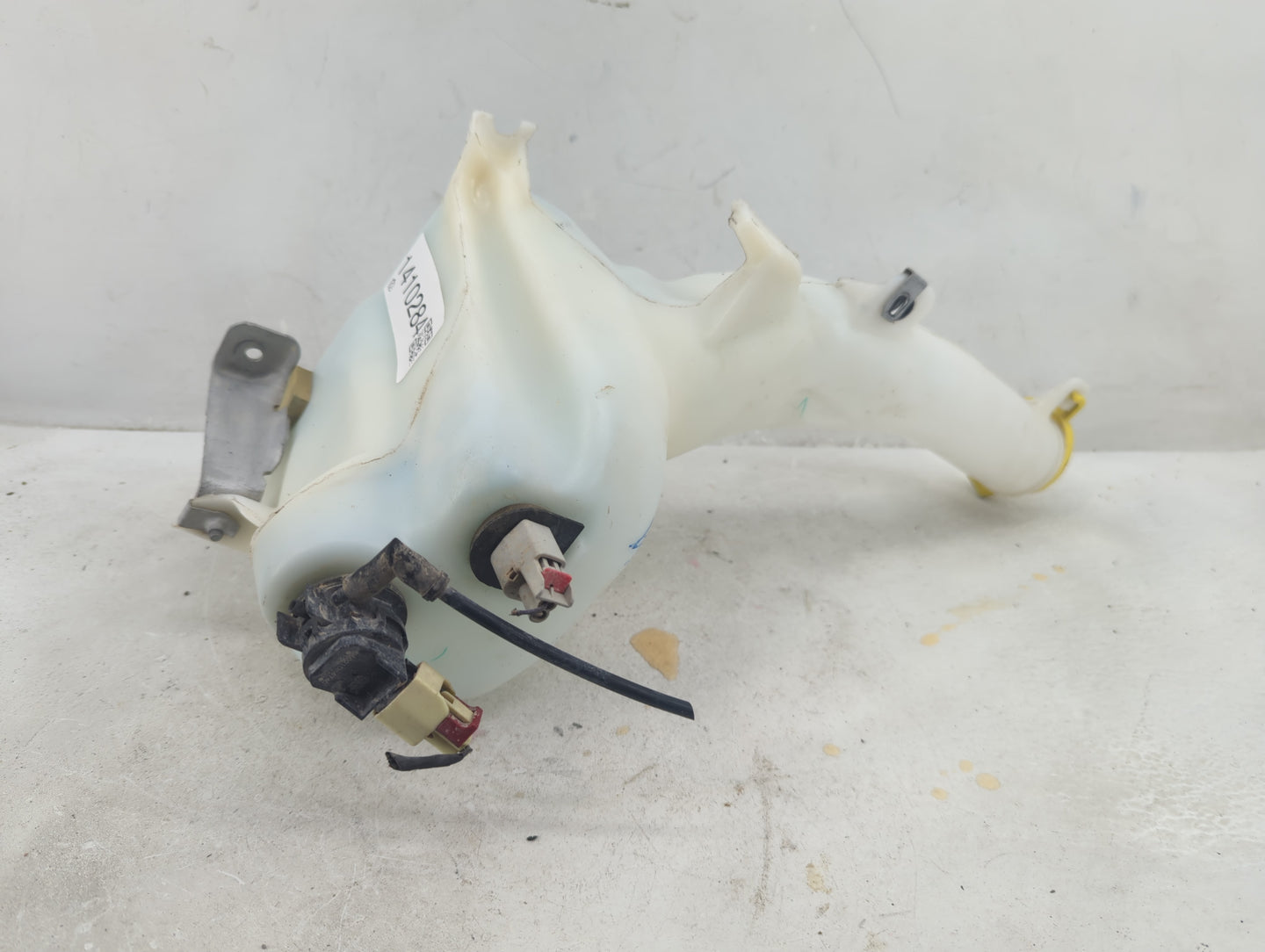 2011-2022 Dodge Charger Windshield Washer Fluid Reservoir Bottle Oem - Oemusedautoparts1.com