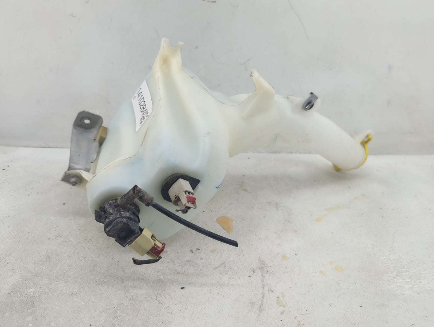 2011-2022 Dodge Charger Windshield Washer Fluid Reservoir Bottle Oem - Oemusedautoparts1.com