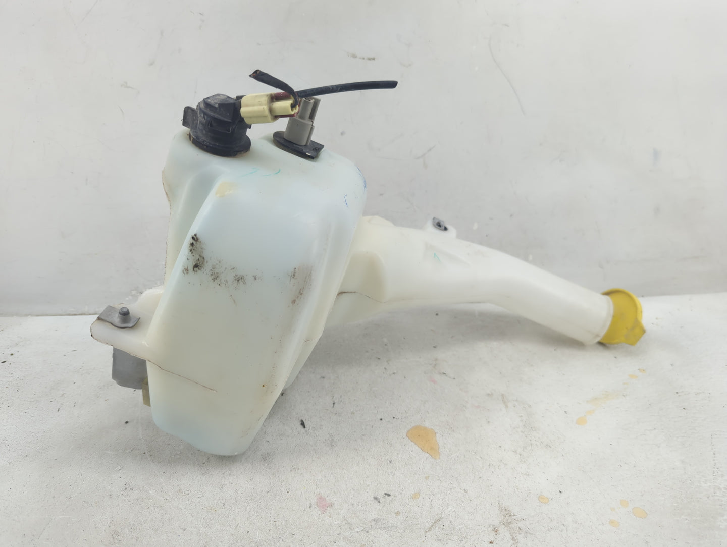 2011-2022 Dodge Charger Windshield Washer Fluid Reservoir Bottle Oem - Oemusedautoparts1.com