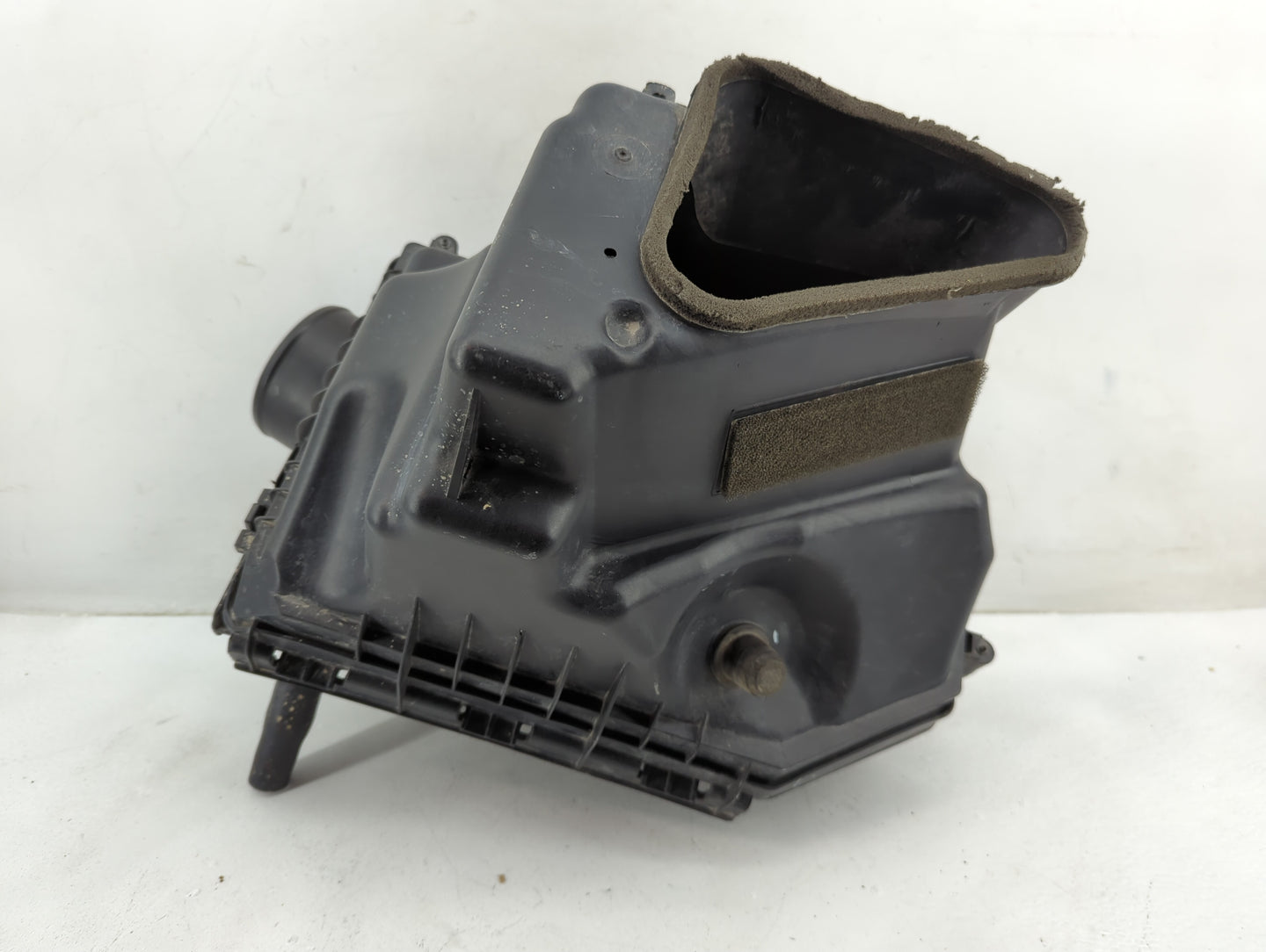 2011-2019 Dodge Charger Air Cleaner Intake-duct Hose Tube - Oemusedautoparts1.com