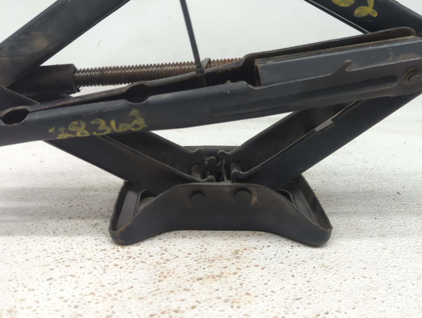 2019 Dodge Charger Spare Scissor Car Jack 1414172 - Oemusedautoparts1.com