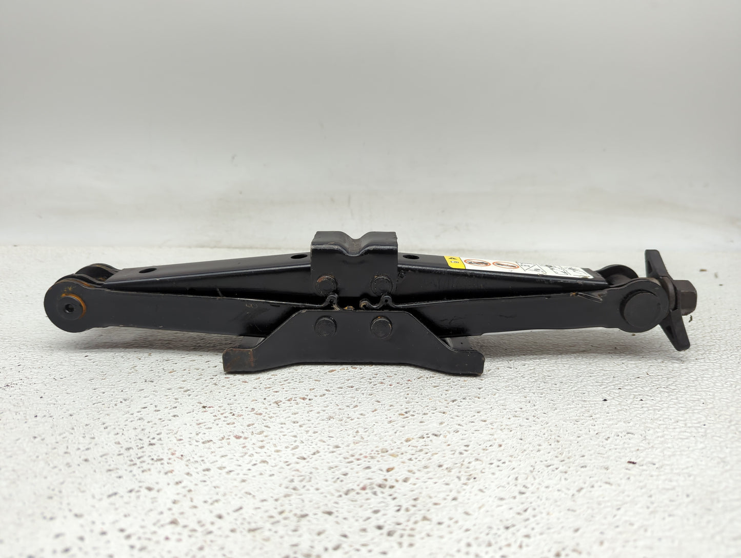 2019 Dodge Charger Spare Scissor Car Jack 1415616 - Oemusedautoparts1.com