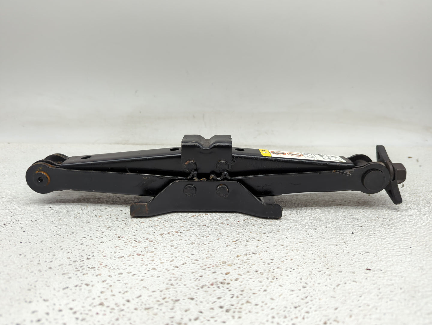 2019 Dodge Charger Spare Scissor Car Jack - Oemusedautoparts1.com