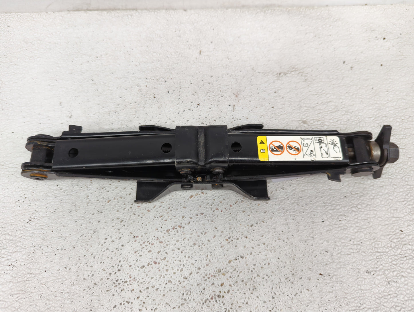 2019 Dodge Charger Spare Scissor Car Jack - Oemusedautoparts1.com