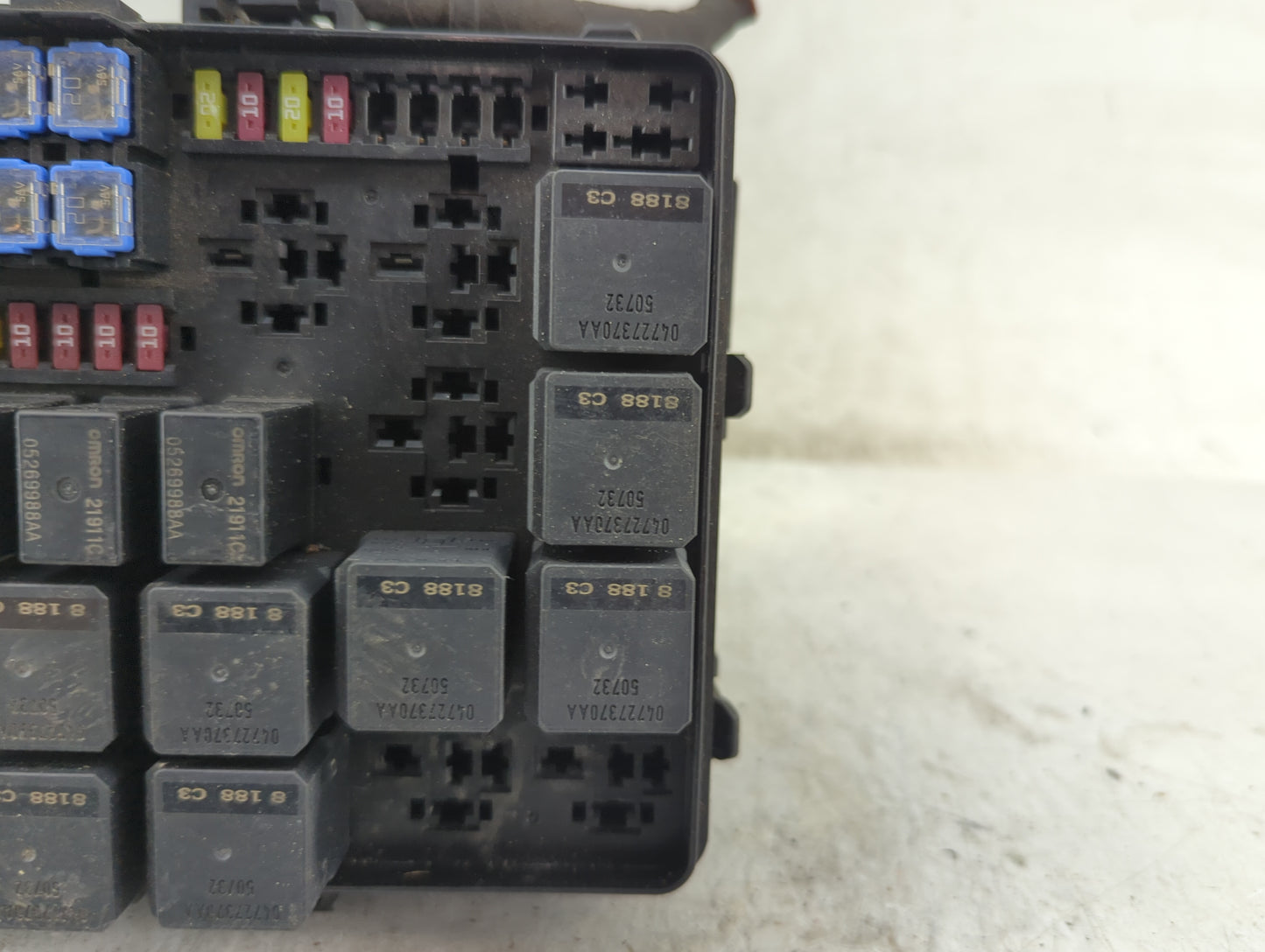 2019-2020 Dodge Charger Fusebox Fuse Box Panel Relay Module P/N:7154-7630-30 Fits Fits 2019 2020 OEM Used Auto Parts - Oemus