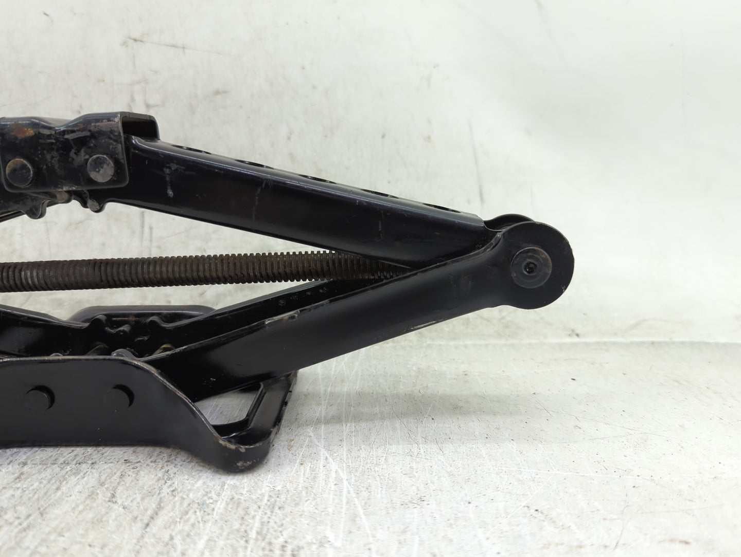 2019 Dodge Charger Spare Scissor Car Jack - Oemusedautoparts1.com