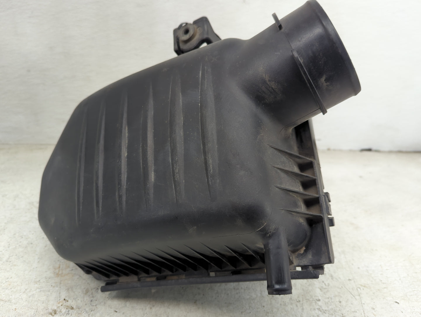 2011-2019 Dodge Charger Air Cleaner Intake-duct Hose Tube - Oemusedautoparts1.com