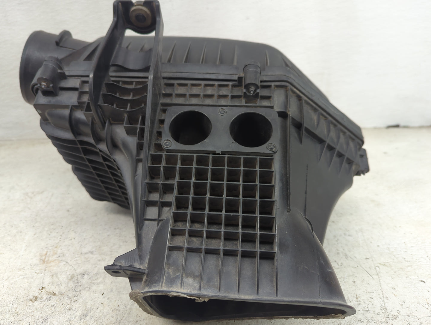 2011-2019 Dodge Charger Air Cleaner Intake-duct Hose Tube - Oemusedautoparts1.com