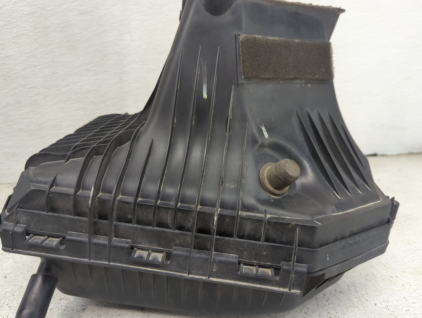 2011-2019 Dodge Charger Air Cleaner Intake-duct Hose Tube - Oemusedautoparts1.com