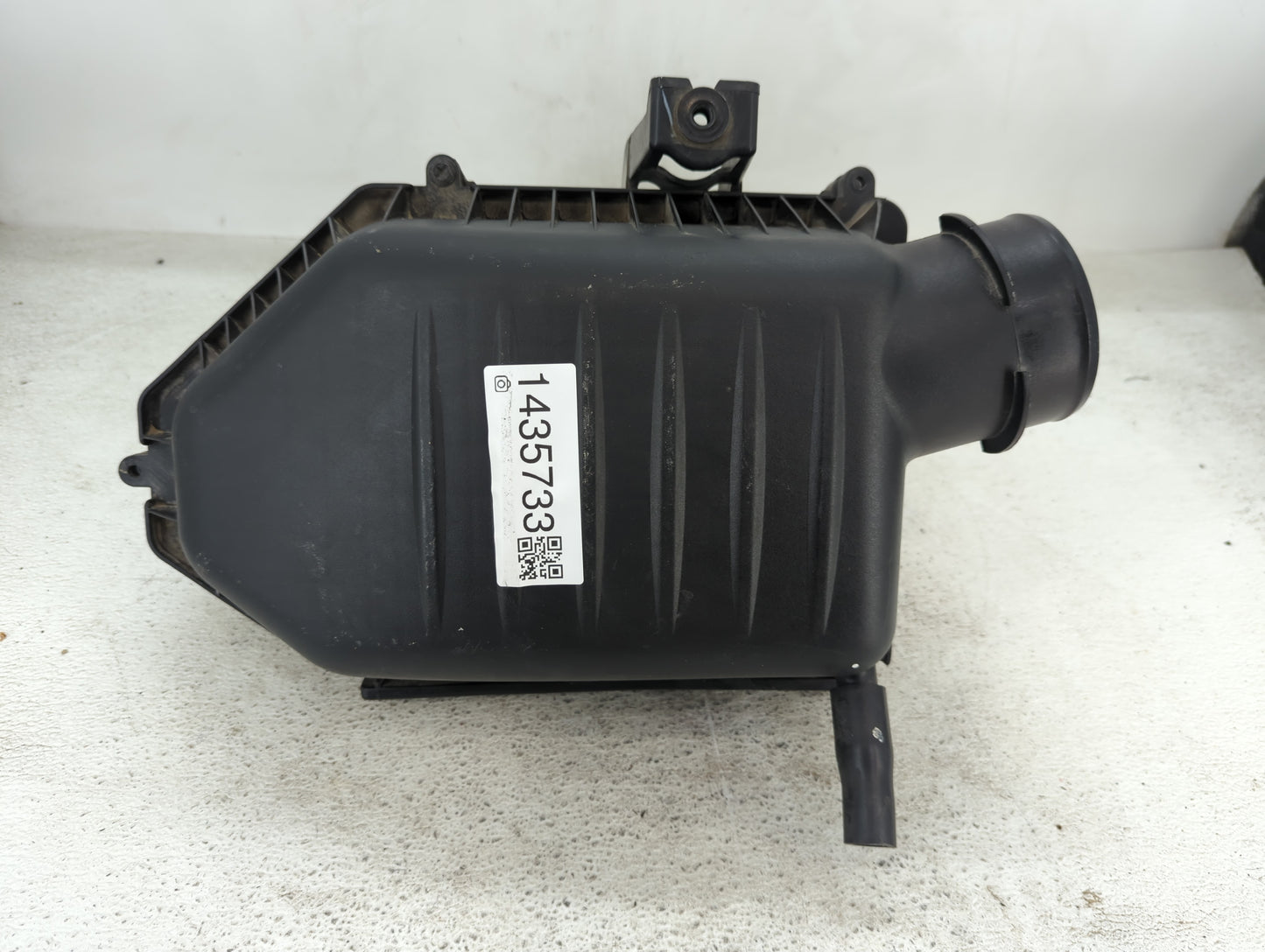 2011-2019 Dodge Charger Air Cleaner Intake-duct Hose Tube - Oemusedautoparts1.com
