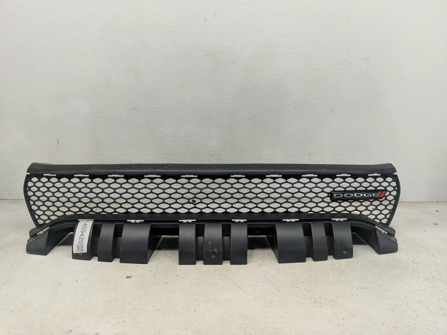2019-2022 Dodge Charger Front Grille Bumper Not Included - Oemusedautoparts1.com