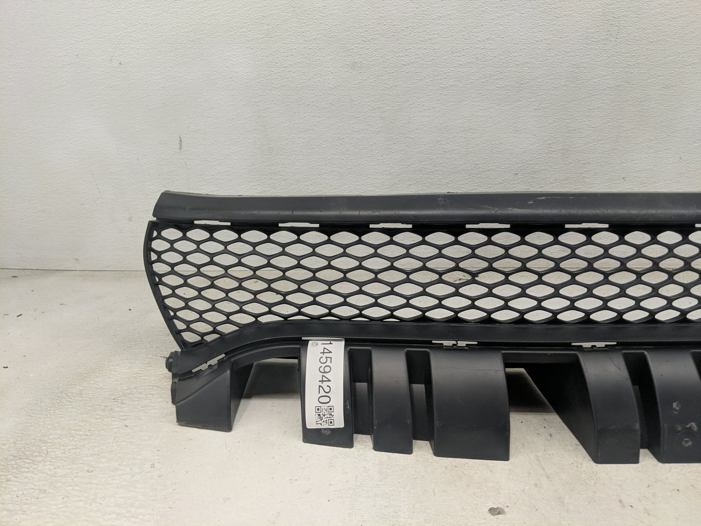 2019-2022 Dodge Charger Front Grille Bumper Not Included - Oemusedautoparts1.com