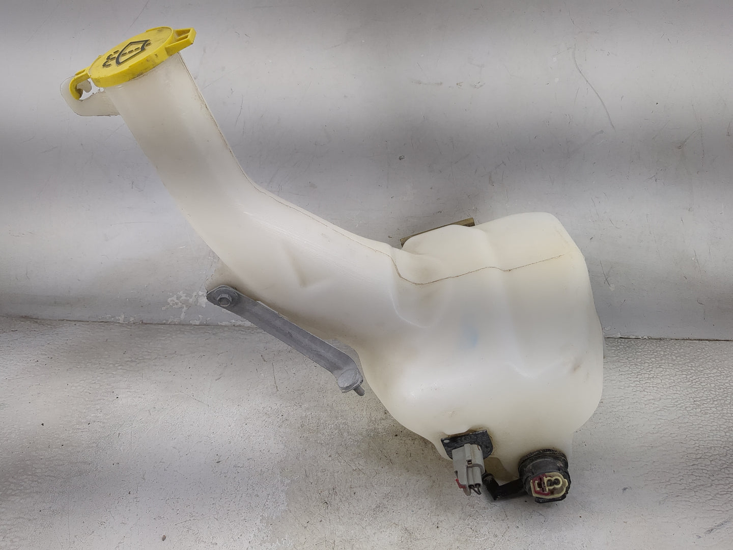 2011-2022 Dodge Charger Windshield Washer Fluid Reservoir Bottle Oem 1477165 - Oemusedautoparts1.com