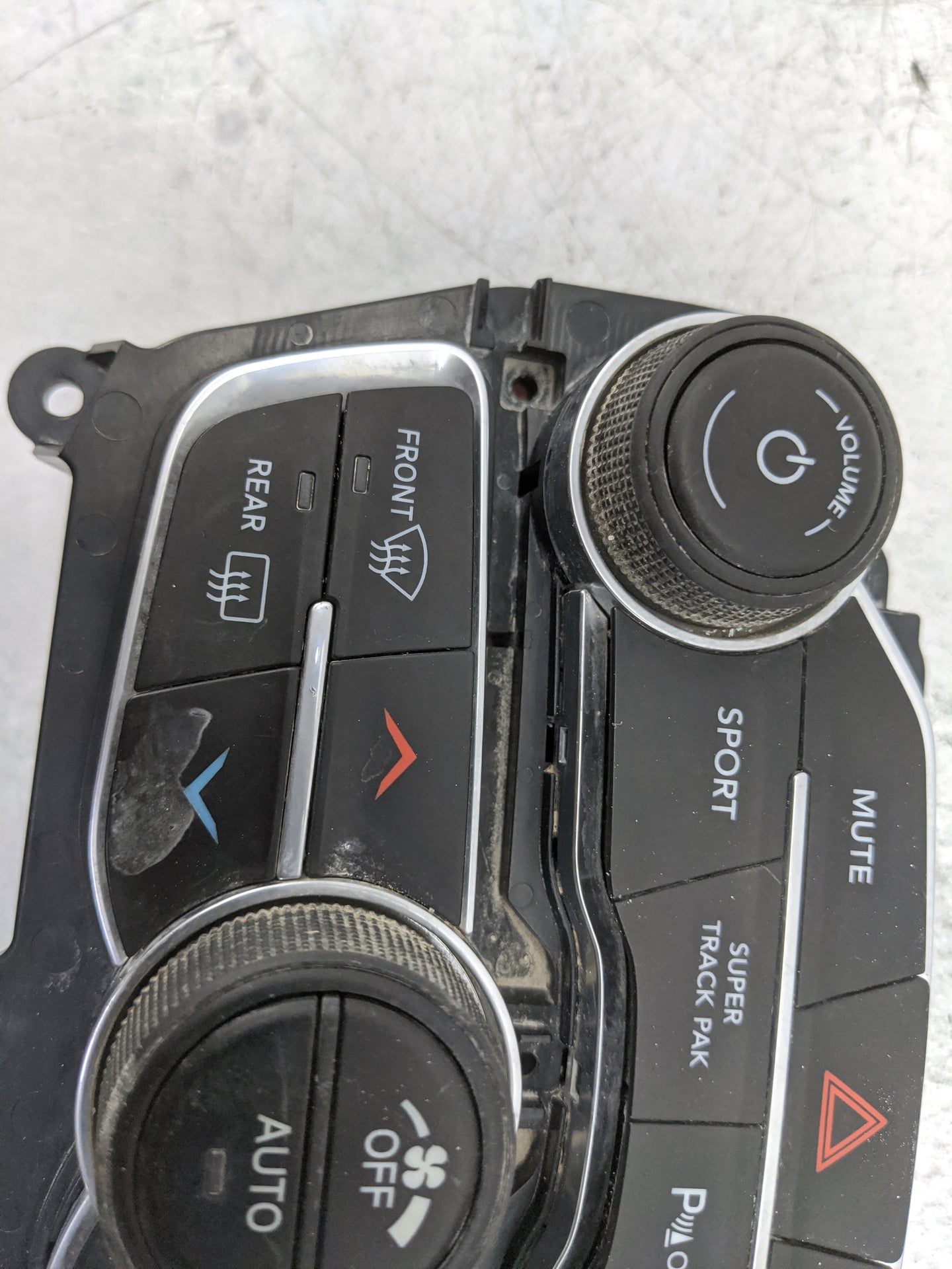 2017-2022 Dodge Charger Climate Control Module Temperature AC/Heater Replacement P/N:P68293624AD 90370073 Fits OEM Used Auto