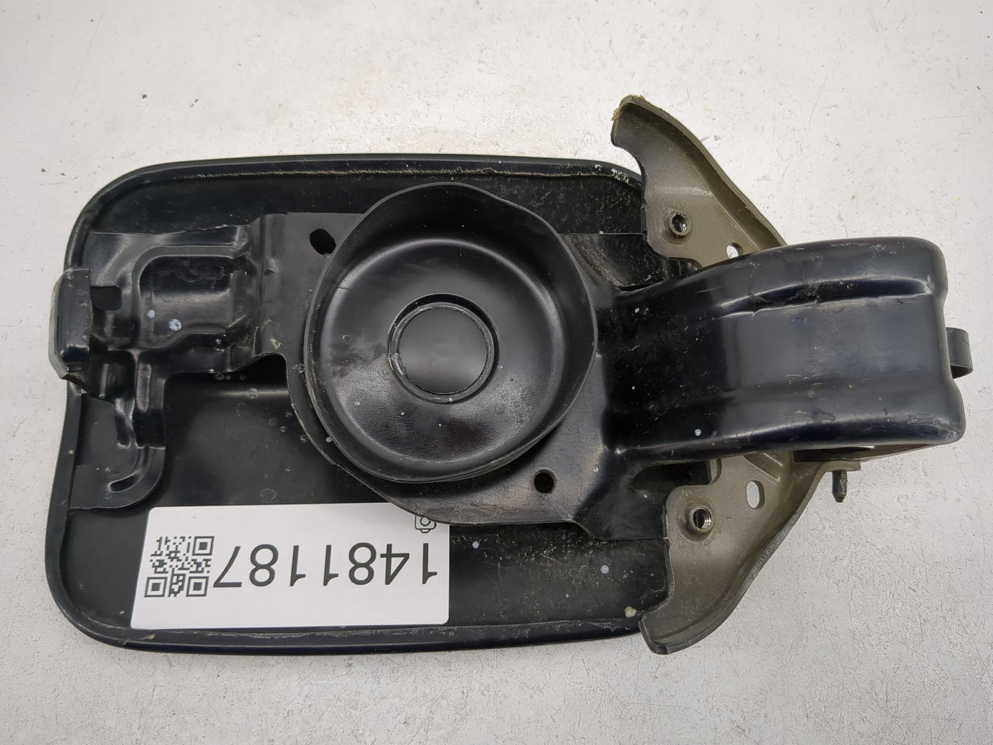 2019 Dodge Charger Fuel Tank Door Lid Gas Tank Black - Oemusedautoparts1.com