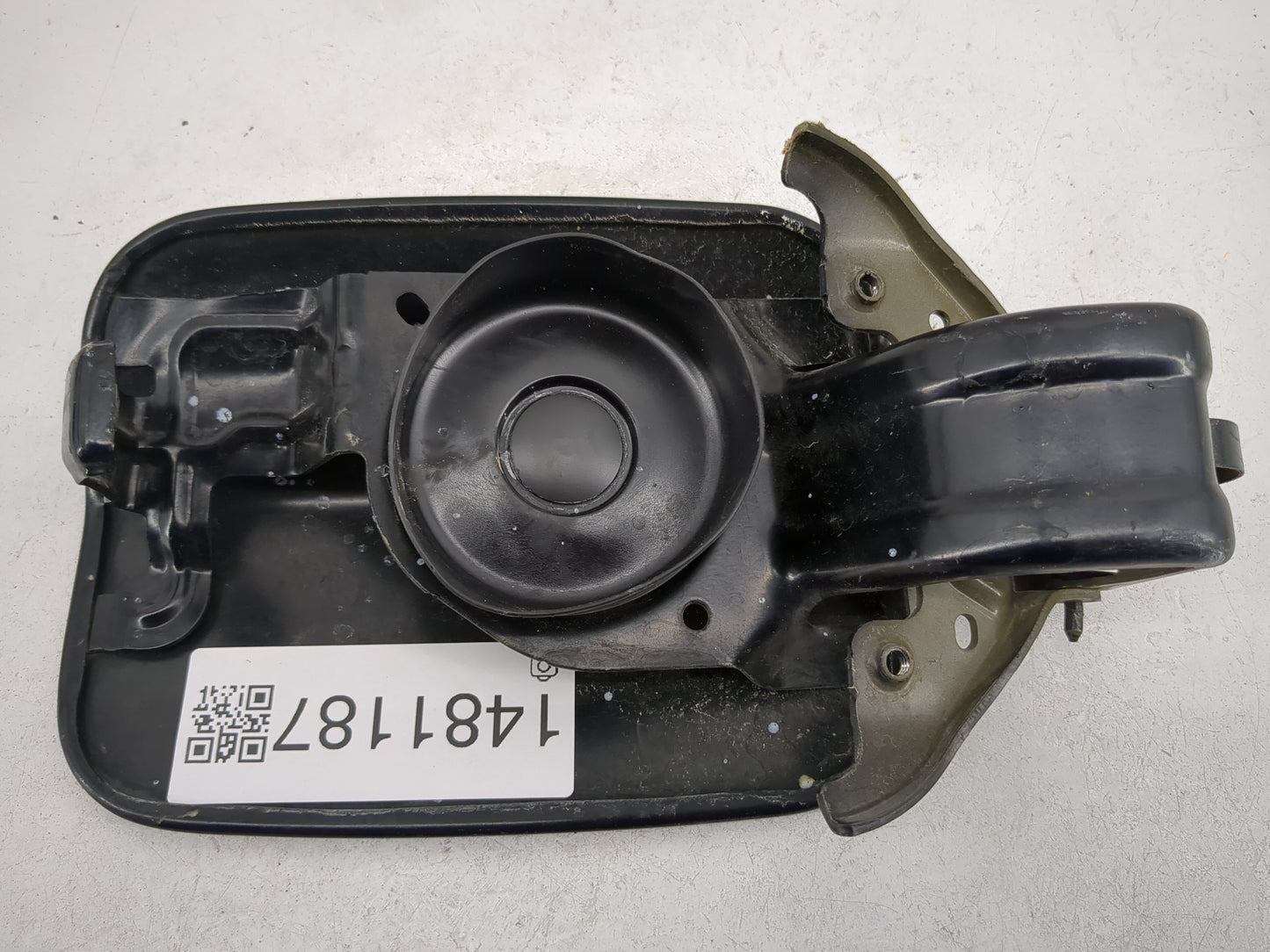 2019 Dodge Charger Fuel Tank Door Lid Gas Tank Black - Oemusedautoparts1.com