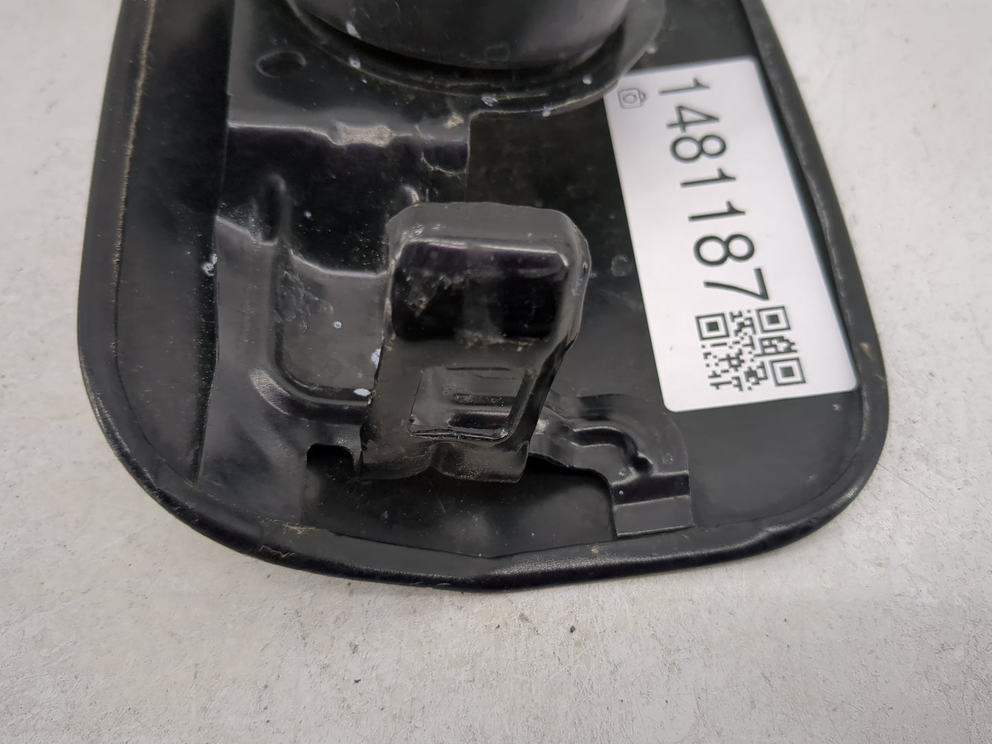 2019 Dodge Charger Fuel Tank Door Lid Gas Tank Black - Oemusedautoparts1.com
