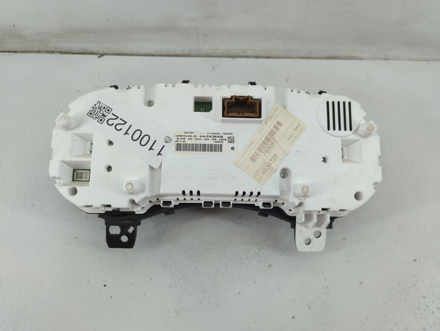 2019 Dodge Durango Instrument Cluster Speedometer Gauges P/N:68402438AB Fits OEM Used Auto Parts - Oemusedautoparts1.com