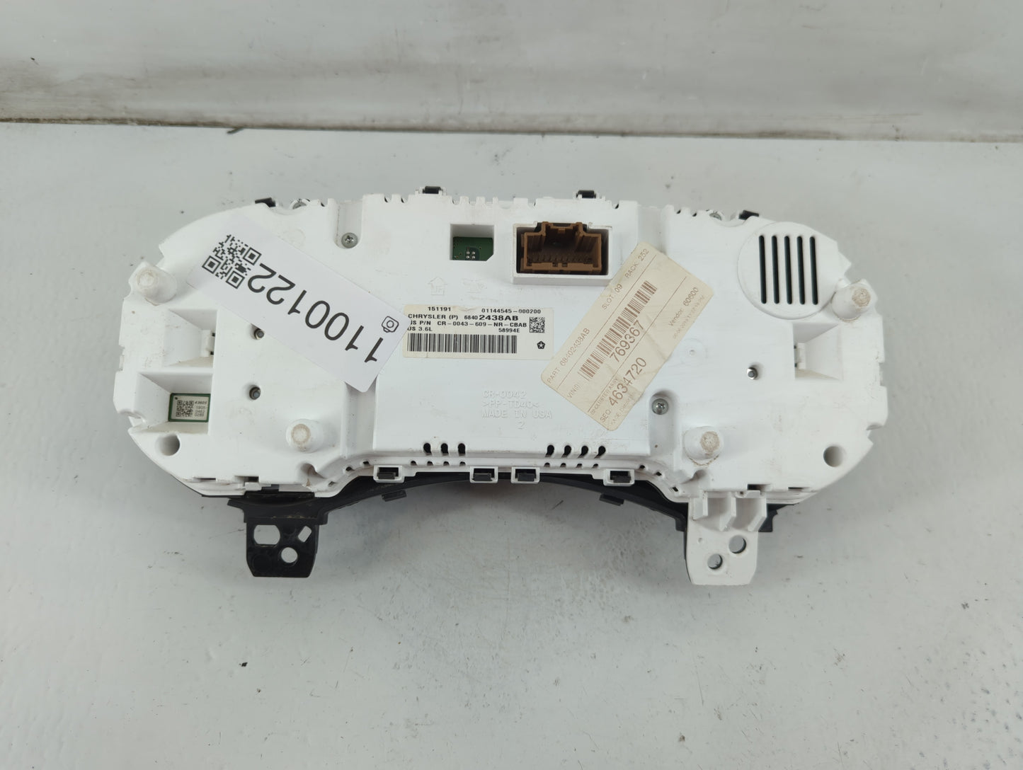 2019 Dodge Durango Instrument Cluster Speedometer Gauges P/N:68402438AB Fits OEM Used Auto Parts - Oemusedautoparts1.com