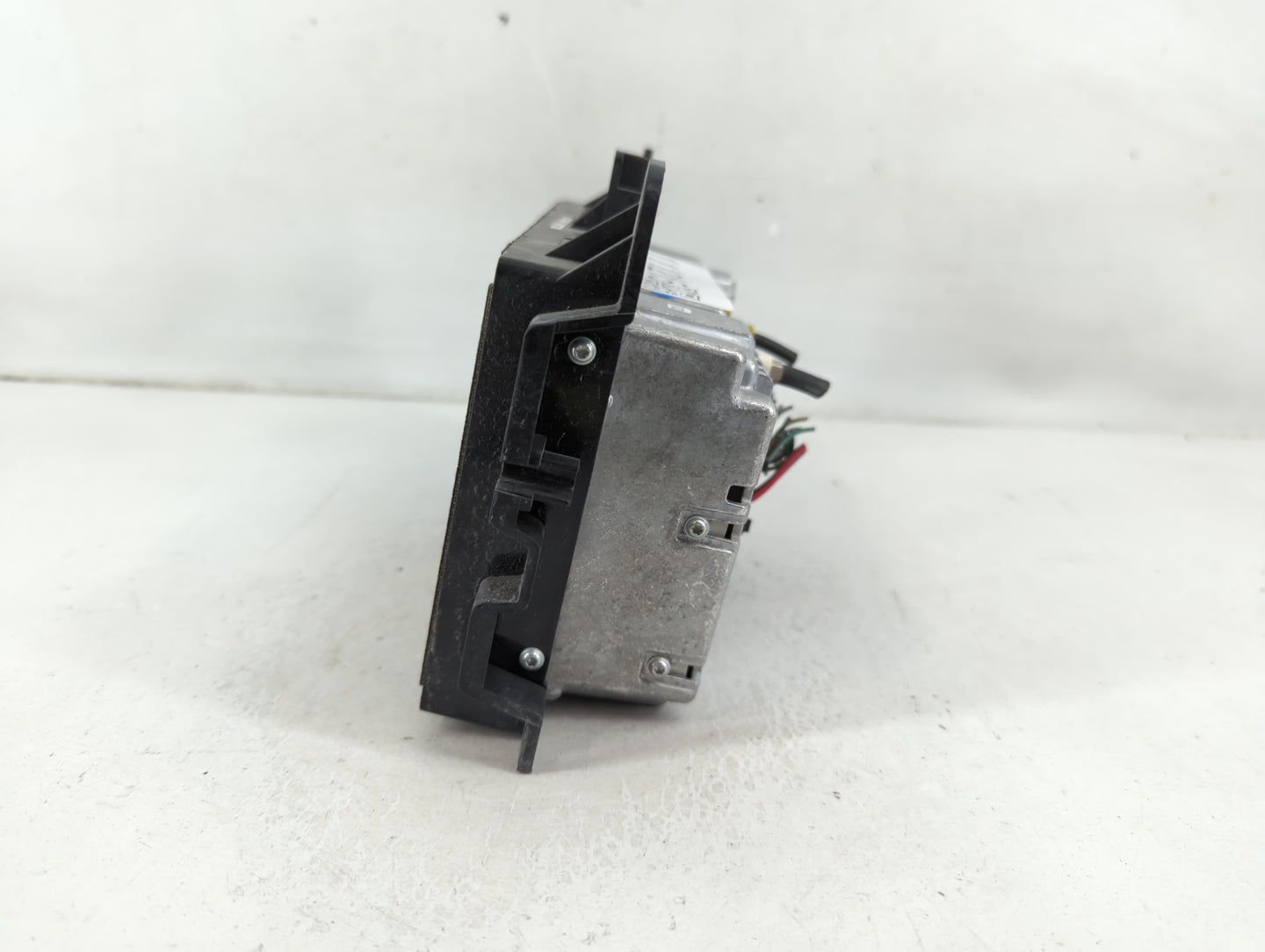 2019-2020 Dodge Durango Radio AM FM Cd Player Receiver Replacement P/N:68399233AC Fits Fits 2019 2020 OEM Used Auto Parts - 