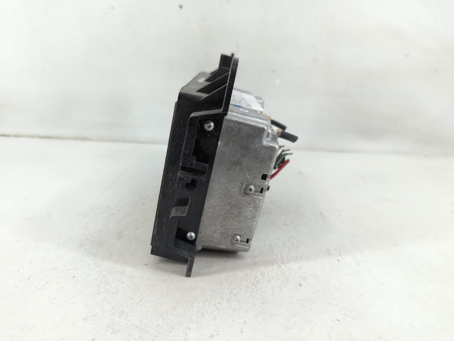 2019-2020 Dodge Durango Radio AM FM Cd Player Receiver Replacement P/N:68399233AC Fits Fits 2019 2020 OEM Used Auto Parts - 