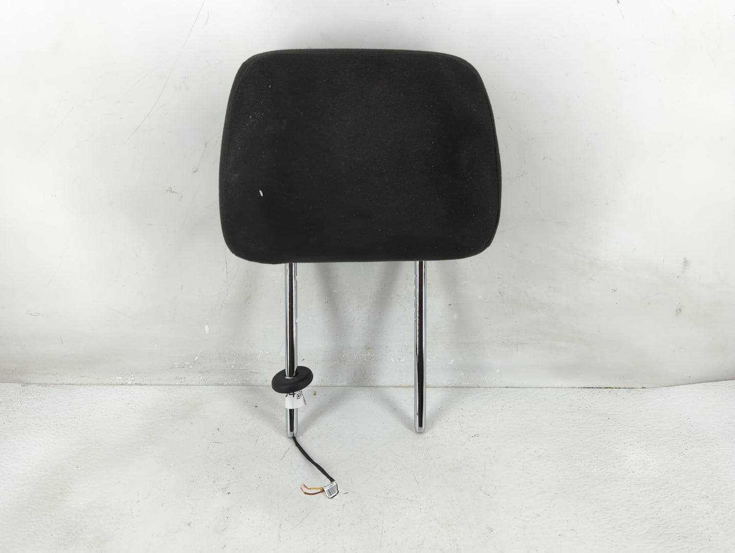 2019 Dodge Durango Headrest Head Rest Rear Seat Fits Fits 2000 2001 OEM Used Auto Parts - Oemusedautoparts1.com