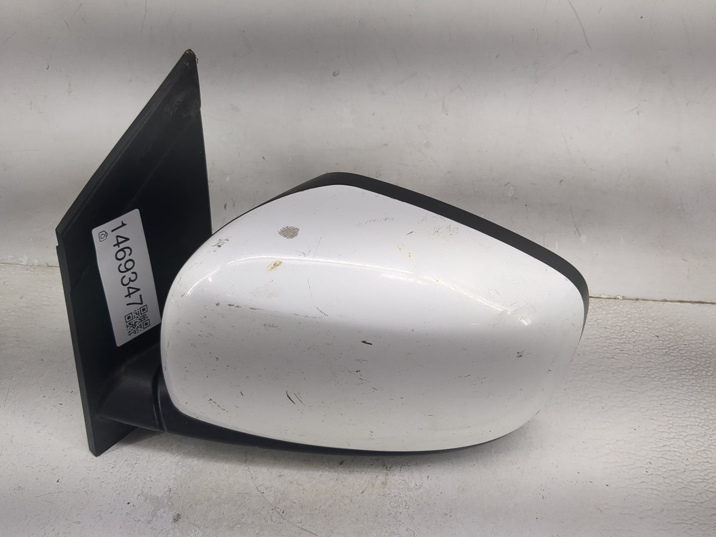 2011-2020 Dodge Grand Caravan Driver Side View Mirror - Left Door Mirror OEM Used - Oemusedautoparts1.com
