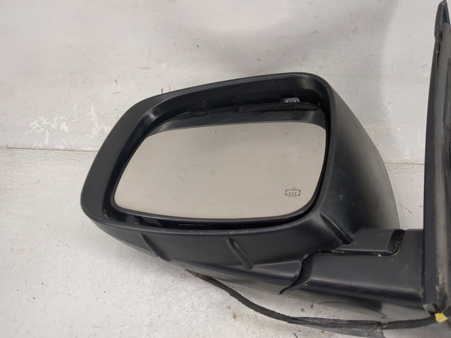 2011-2020 Dodge Grand Caravan Driver Side View Mirror - Left Door Mirror OEM Used - Oemusedautoparts1.com