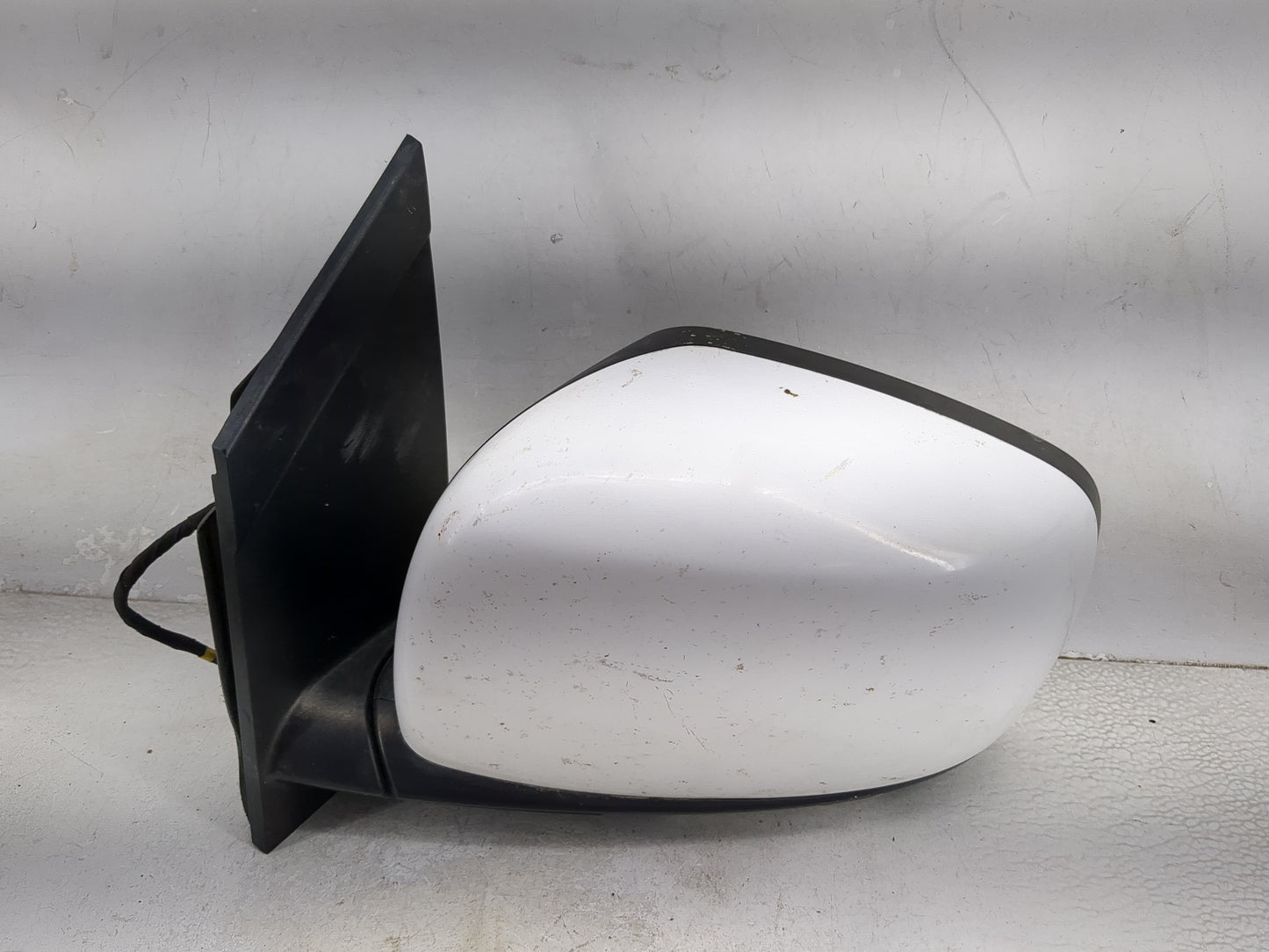 2011-2020 Dodge Grand Caravan Driver Side View Mirror - Left Door Mirror OEM Used - Oemusedautoparts1.com