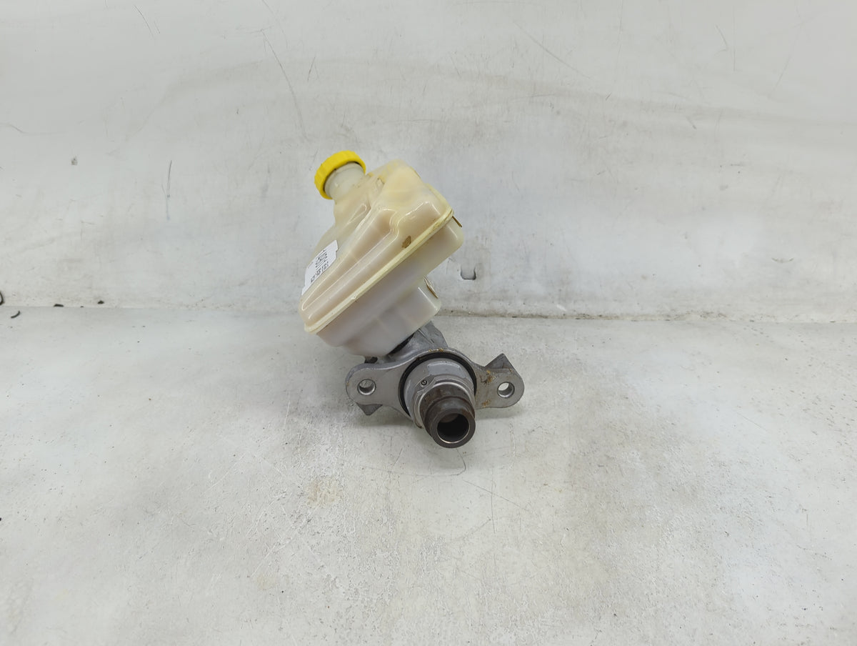 2012-2020 Dodge Grand Caravan Brake Master Cylinder 1490179 - Oemusedautoparts1.com
