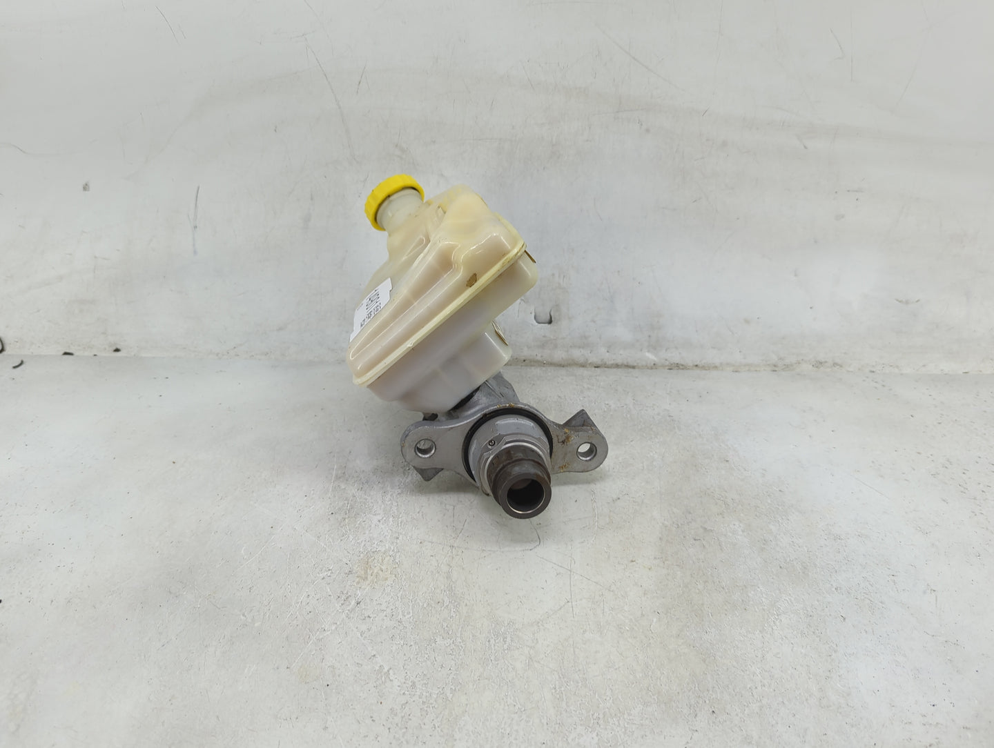 2012-2020 Dodge Grand Caravan Brake Master Cylinder 1490179 - Oemusedautoparts1.com