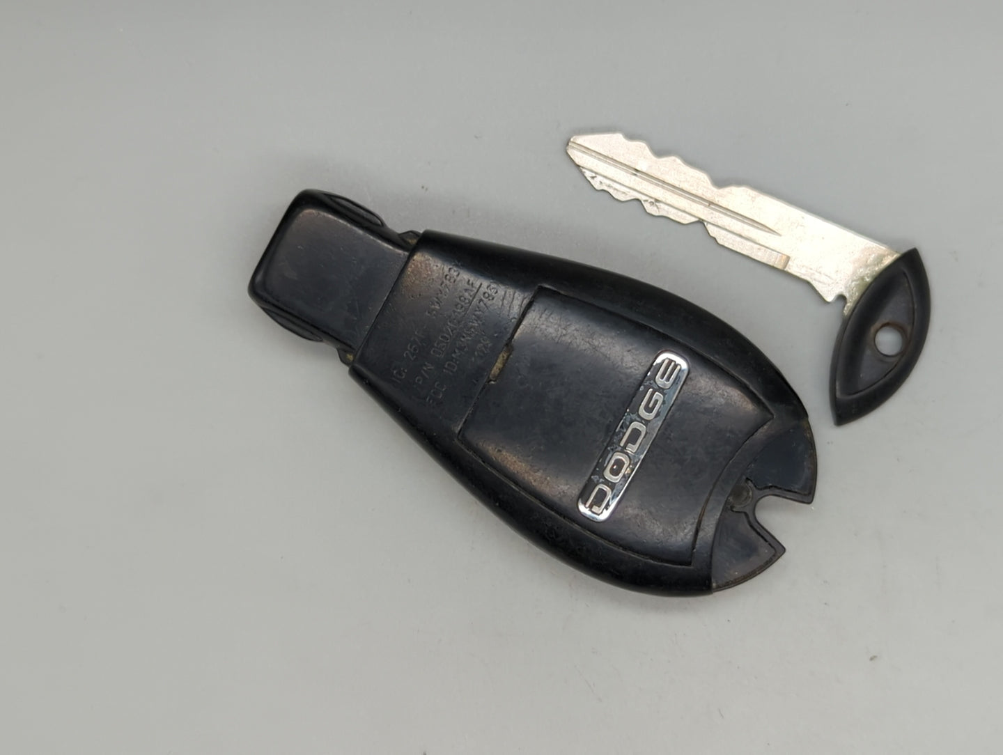 Dodge Grand Caravan Keyless Entry Remote Fob M3N5WY783X 05026198 7 buttons - Oemusedautoparts1.com