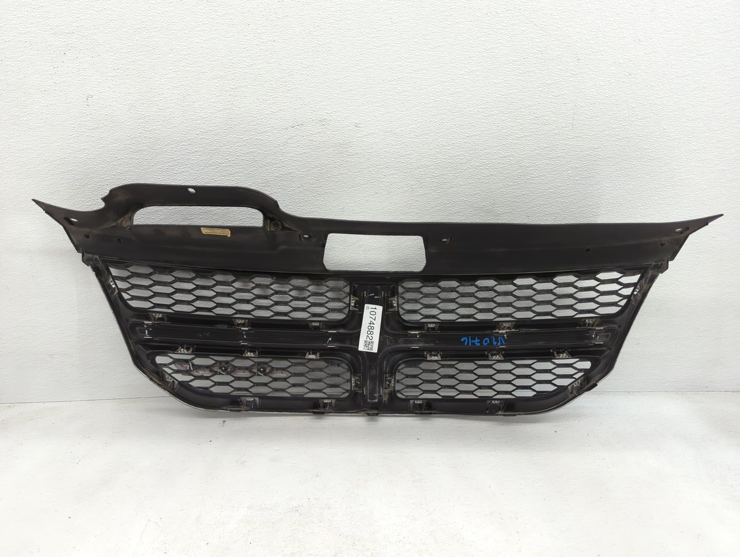 2019 Dodge Journey Front Grille Bumper Not Included - Oemusedautoparts1.com