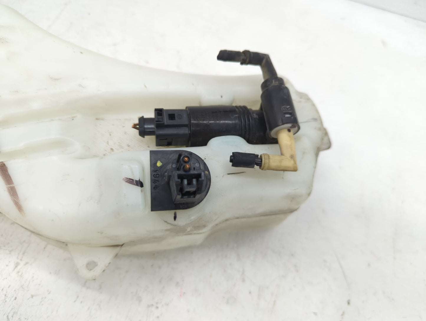2019 Dodge Journey Windshield Washer Fluid Reservoir Bottle Oem - Oemusedautoparts1.com