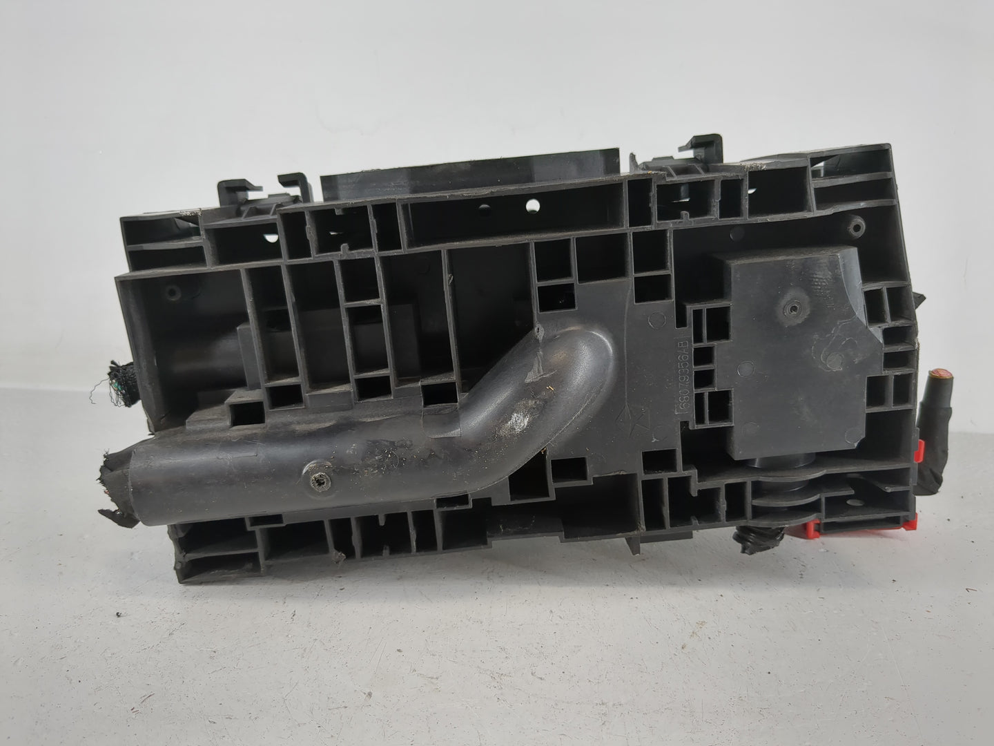 2012-2019 Dodge Journey Fusebox Fuse Box Relay Module Tipm 68143314af - Oemusedautoparts1.com