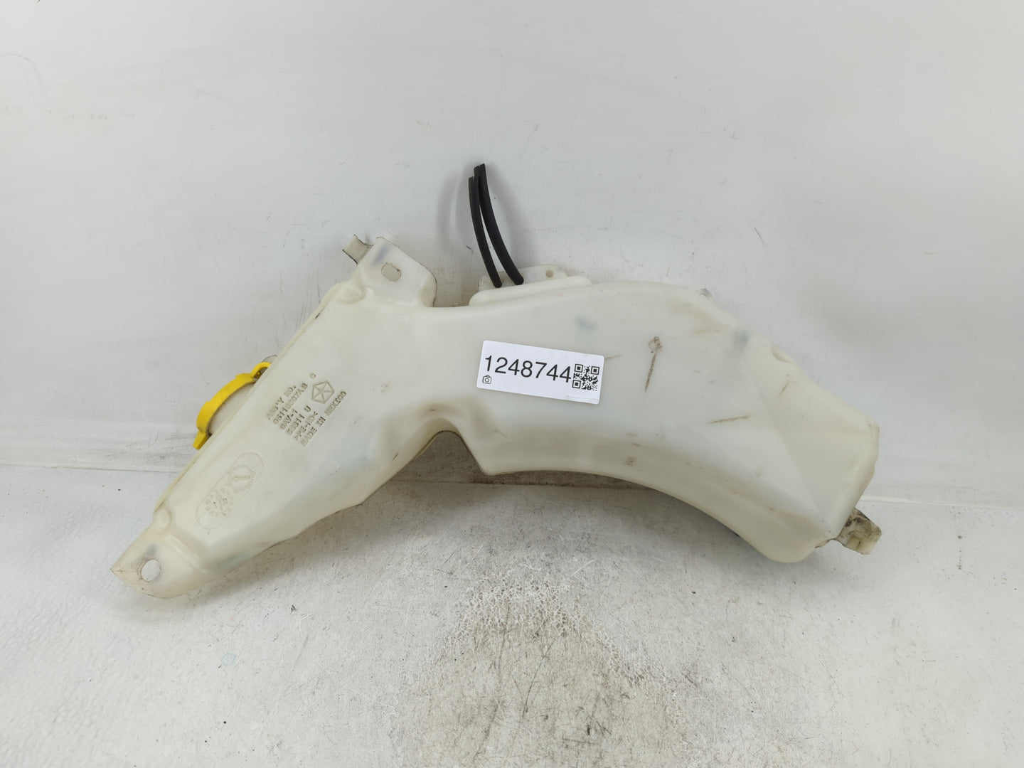 2019 Dodge Journey Windshield Washer Fluid Reservoir Bottle Oem - Oemusedautoparts1.com