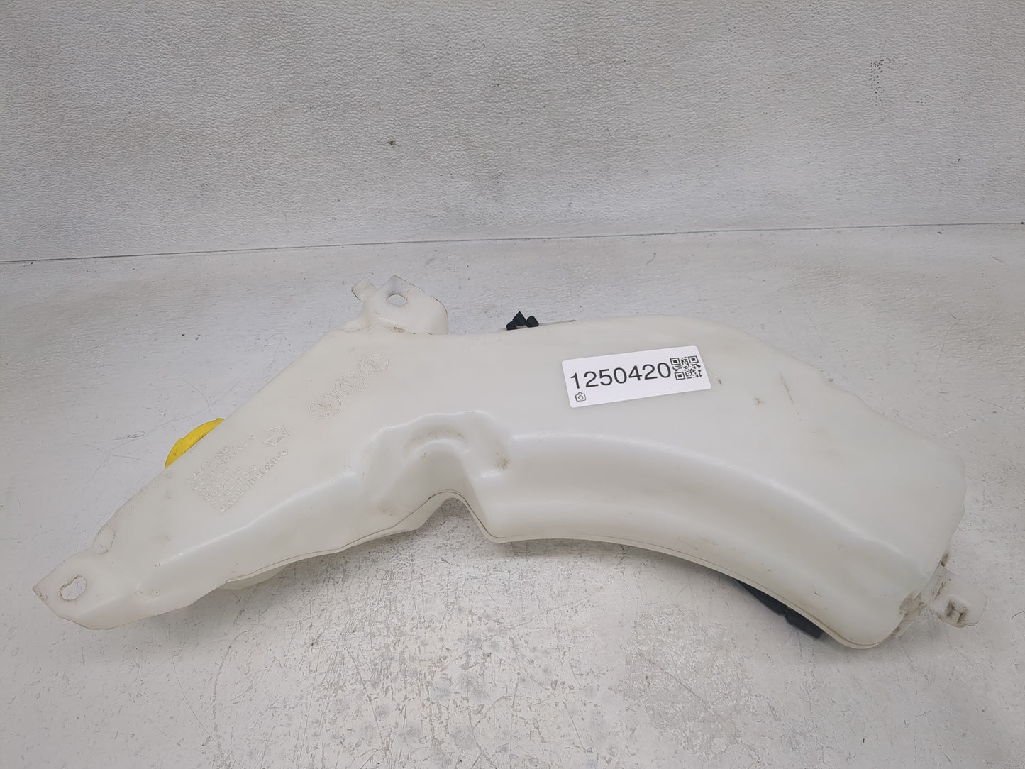 2019 Dodge Journey Windshield Washer Fluid Reservoir Bottle Oem - Oemusedautoparts1.com