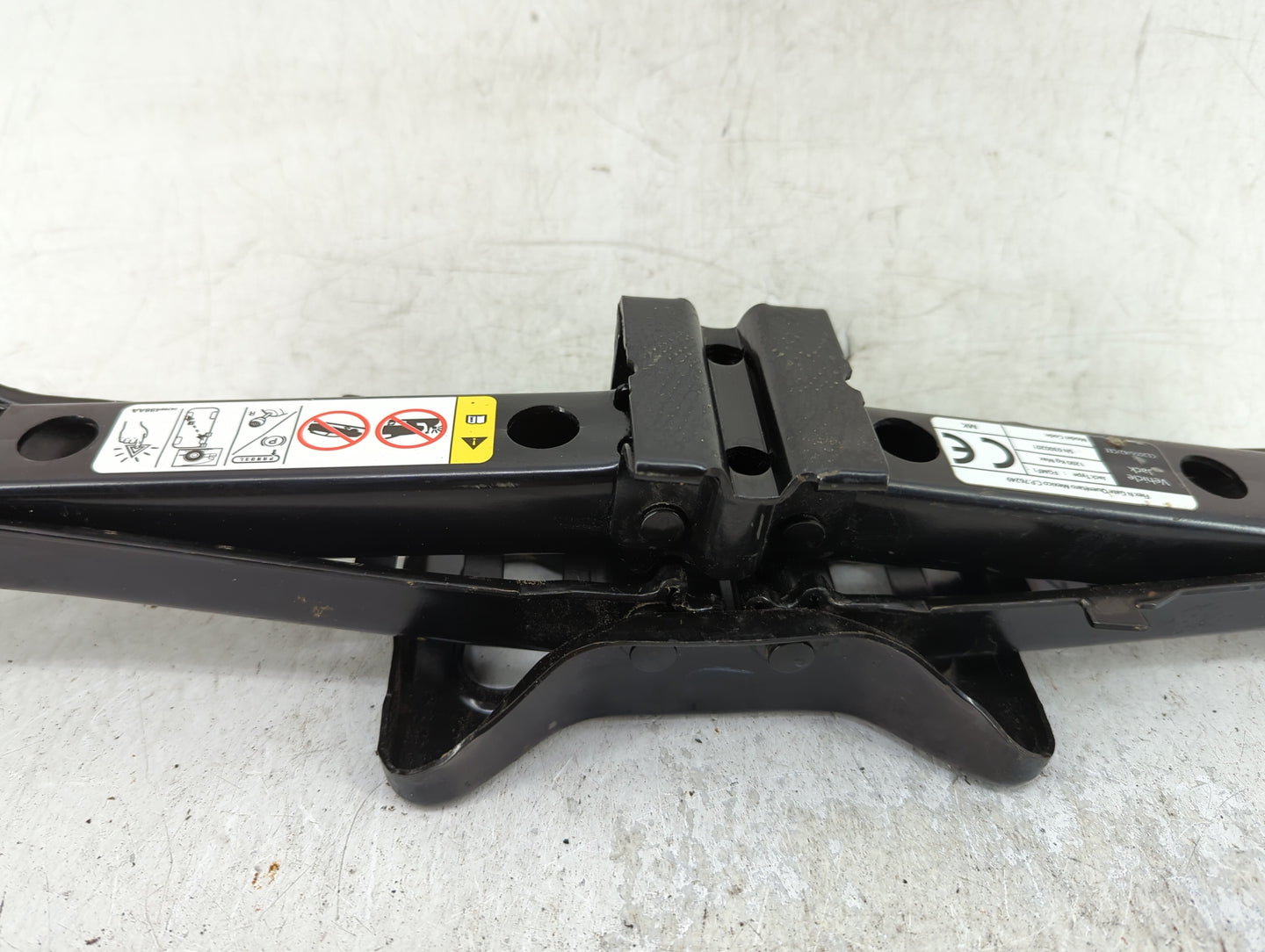 2019 Dodge Journey Spare Scissor Car Jack - Oemusedautoparts1.com