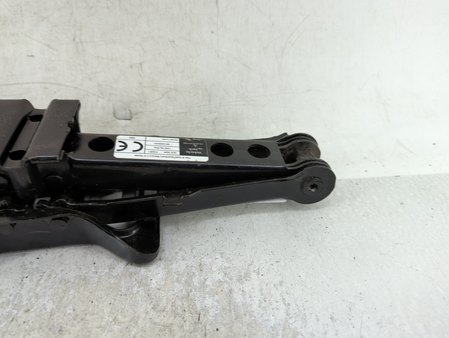 2019 Dodge Journey Spare Scissor Car Jack - Oemusedautoparts1.com