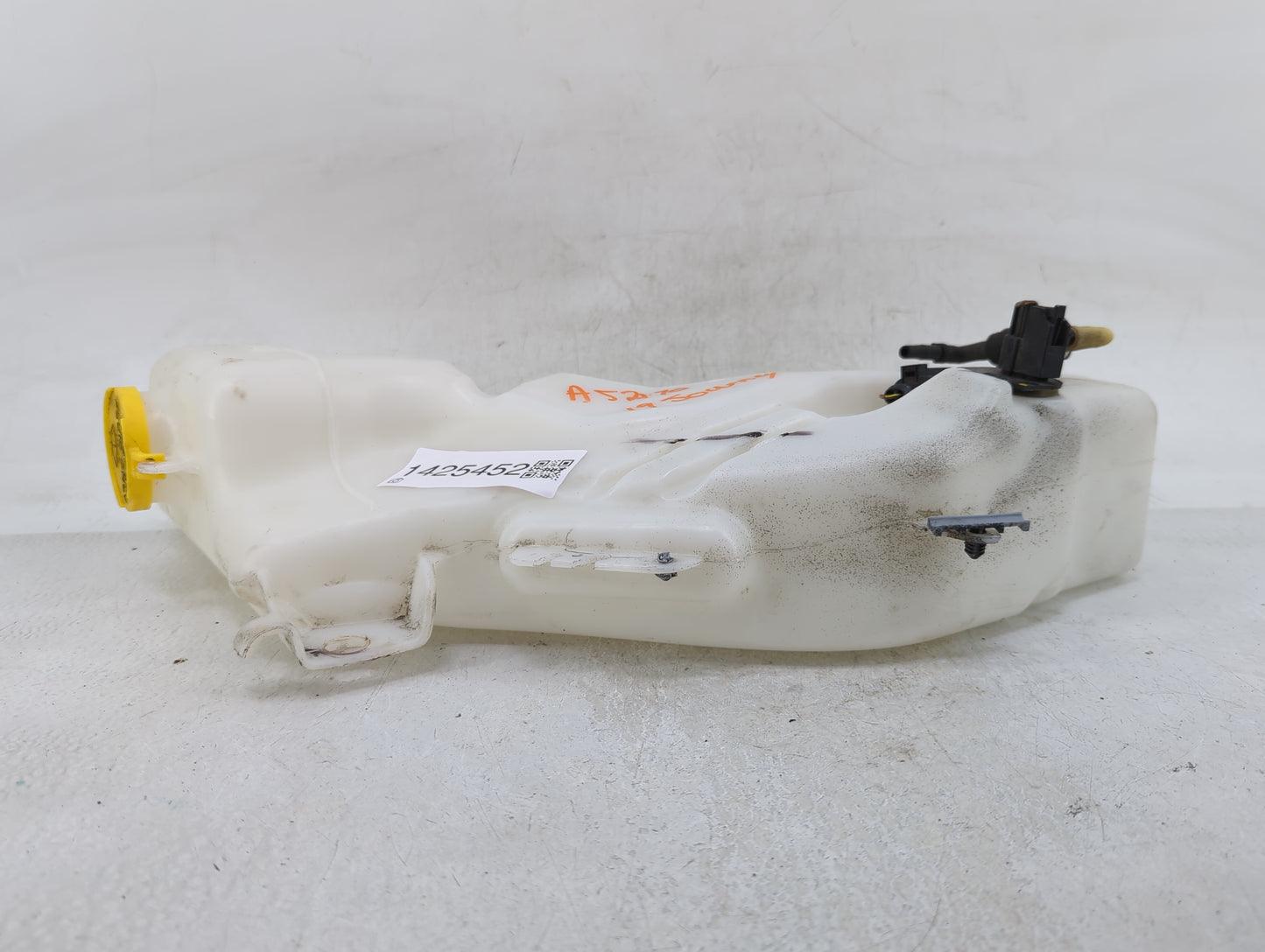 2019 Dodge Journey Windshield Washer Fluid Reservoir Bottle Oem - Oemusedautoparts1.com