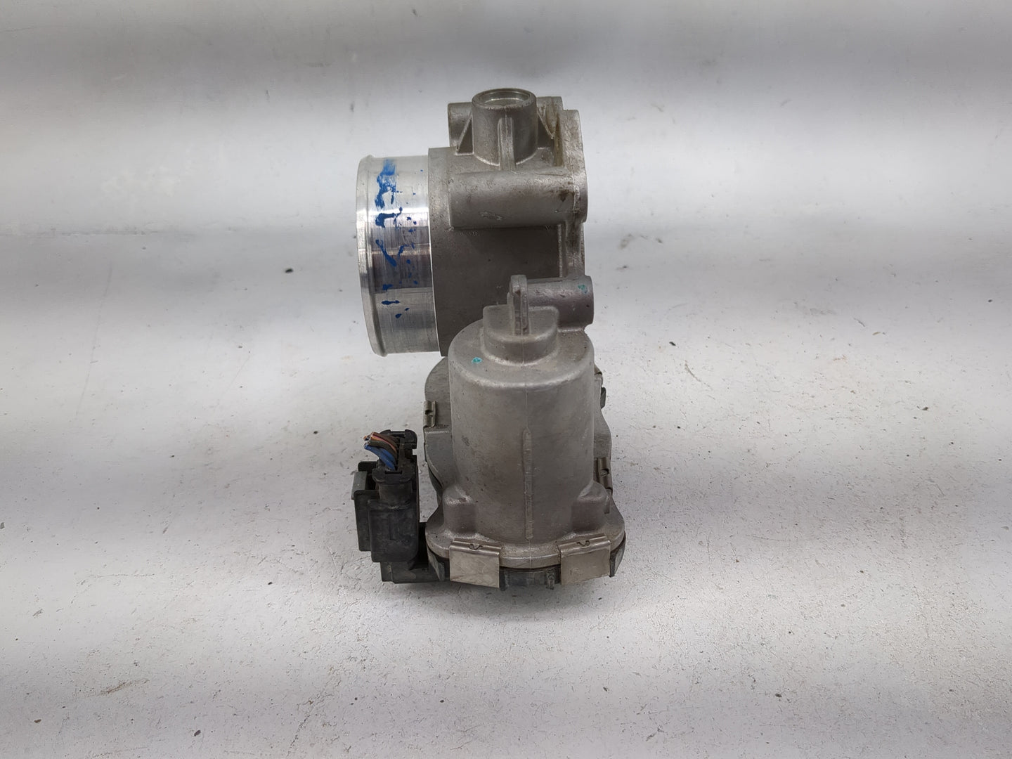 2019-2020 Dodge Journey Throttle Body P/N:68366012AB Fits Fits 2019 2020 OEM Used Auto Parts - Oemusedautoparts1.com