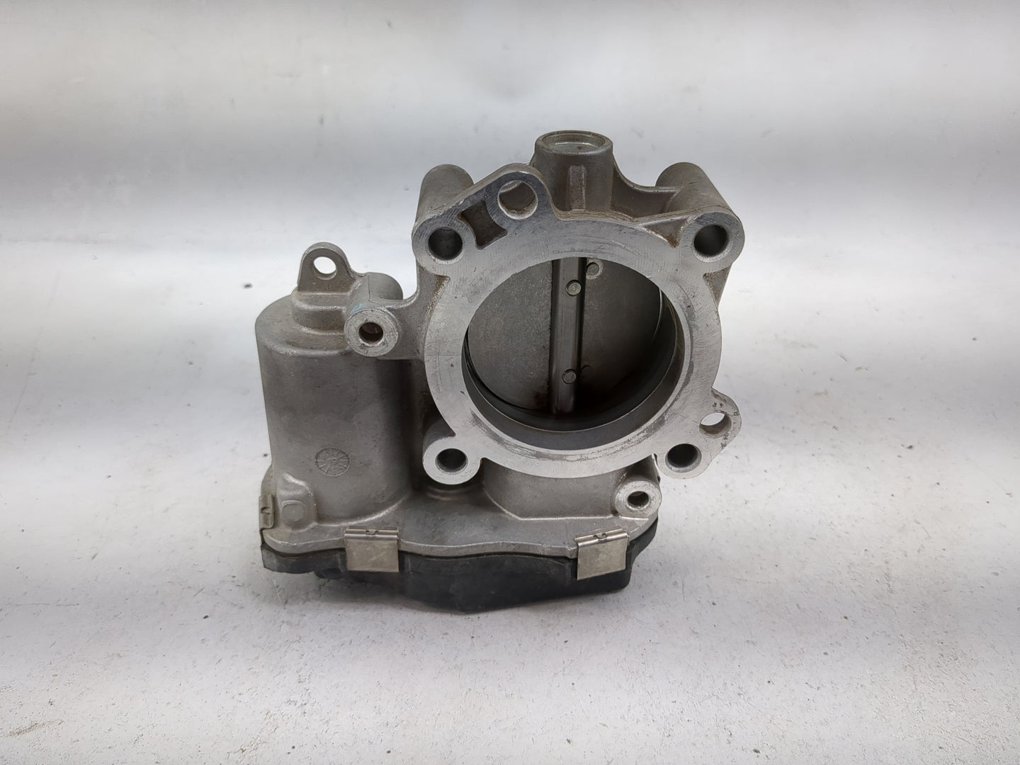 2019-2020 Dodge Journey Throttle Body P/N:68366012AB Fits Fits 2019 2020 OEM Used Auto Parts - Oemusedautoparts1.com