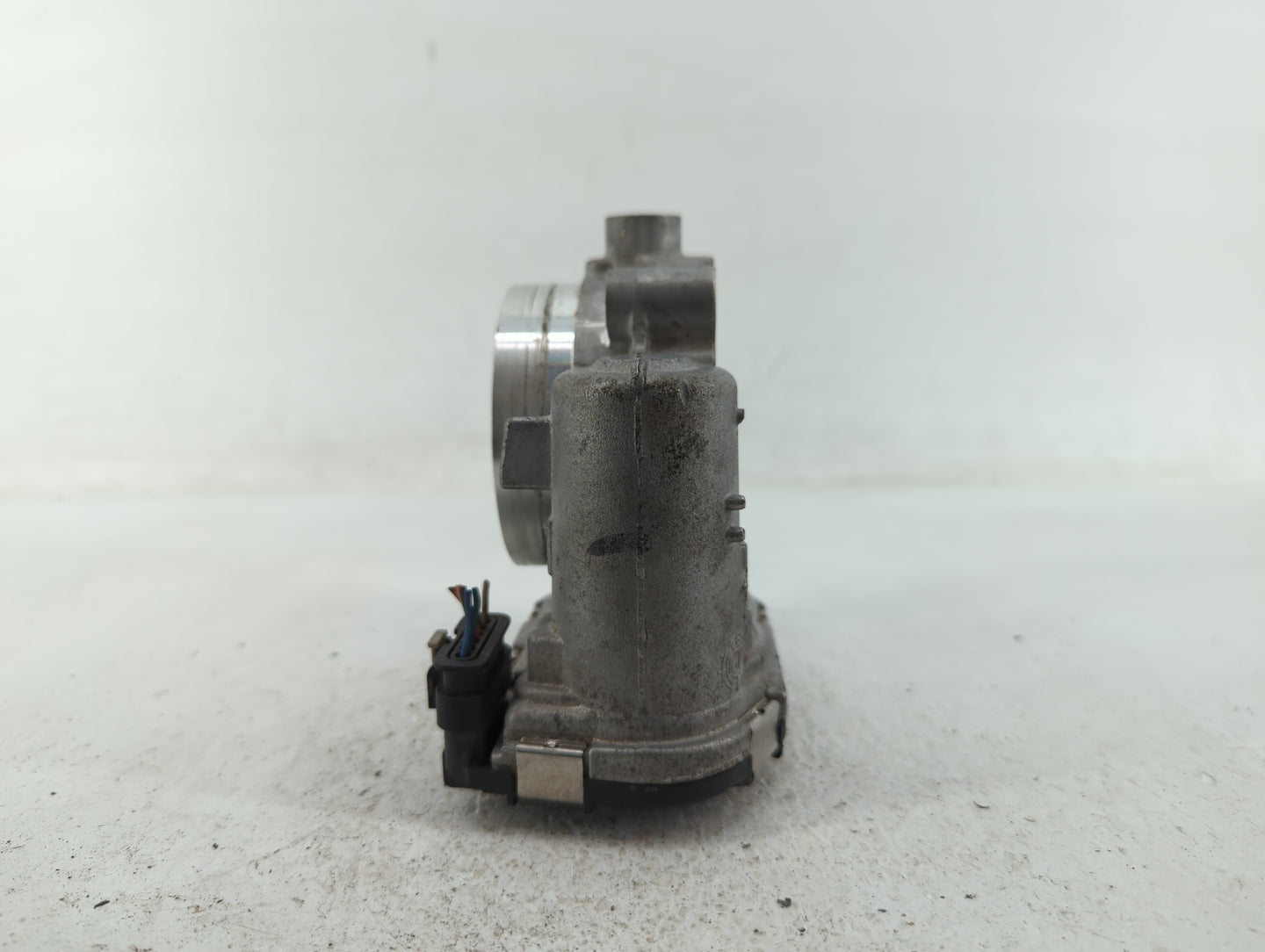 2011-2019 Dodge Journey Throttle Body P/N:05184349AE 05184349AC Fits OEM Used Auto Parts - Oemusedautoparts1.com